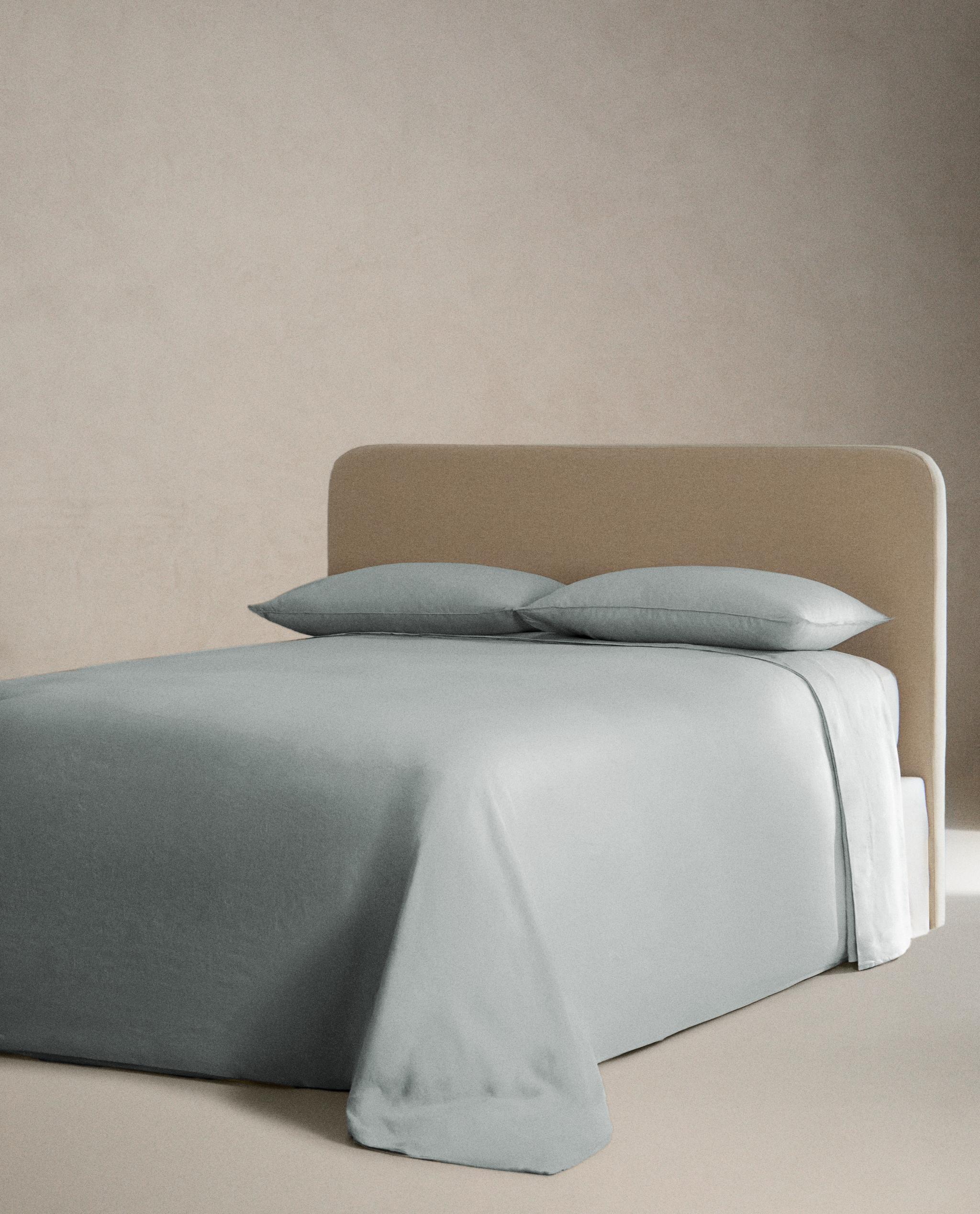 DUVET COVER, PILLOWCASES AND LAMP product thumbnail 6
