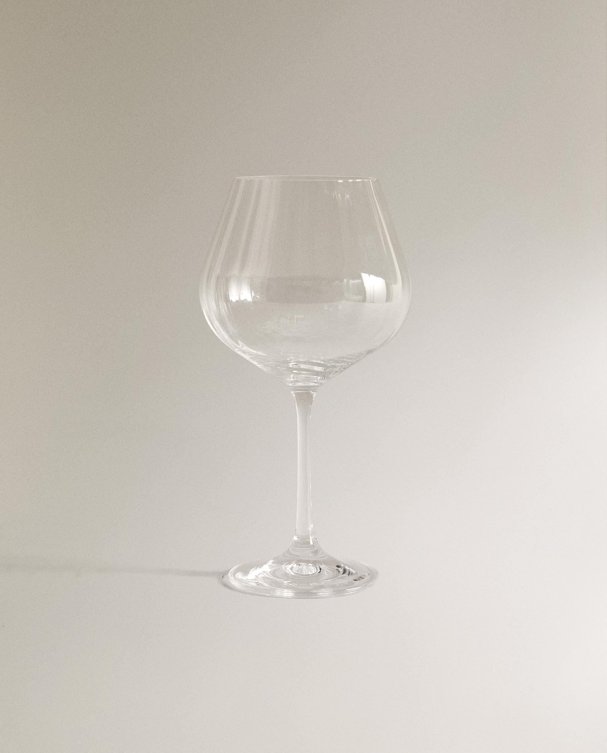 WAVY-EFFECT BOHEMIA CRYSTAL WINE GLASS | Zara Home United
