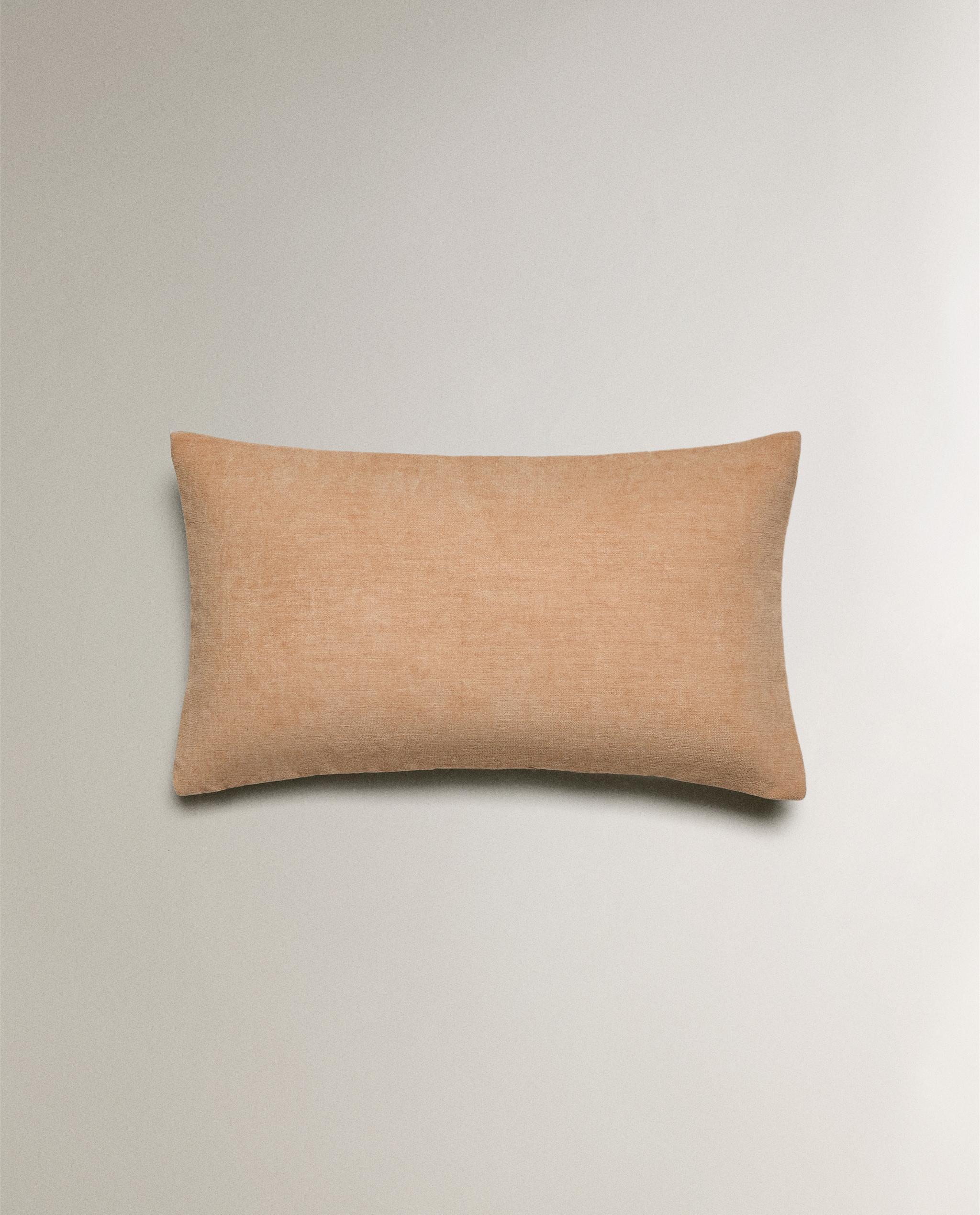 ZARA  クッションカバー２枚&ベッドカバー インテリア】ZARA HOMEセールで楽しむプチ模様替え | LEE