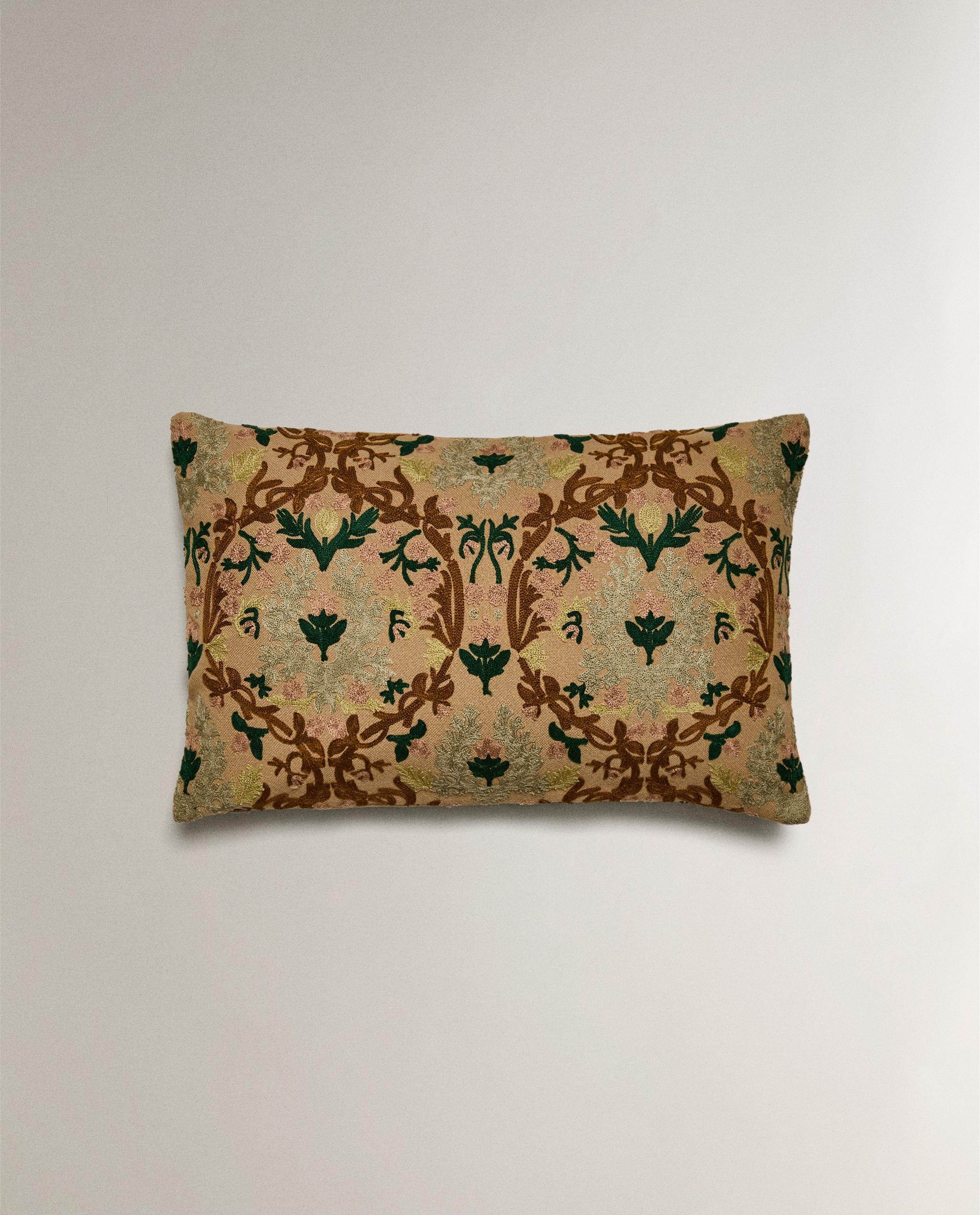 フローラルシンメトリー クッションカバー | Zara Home 日本/Japan