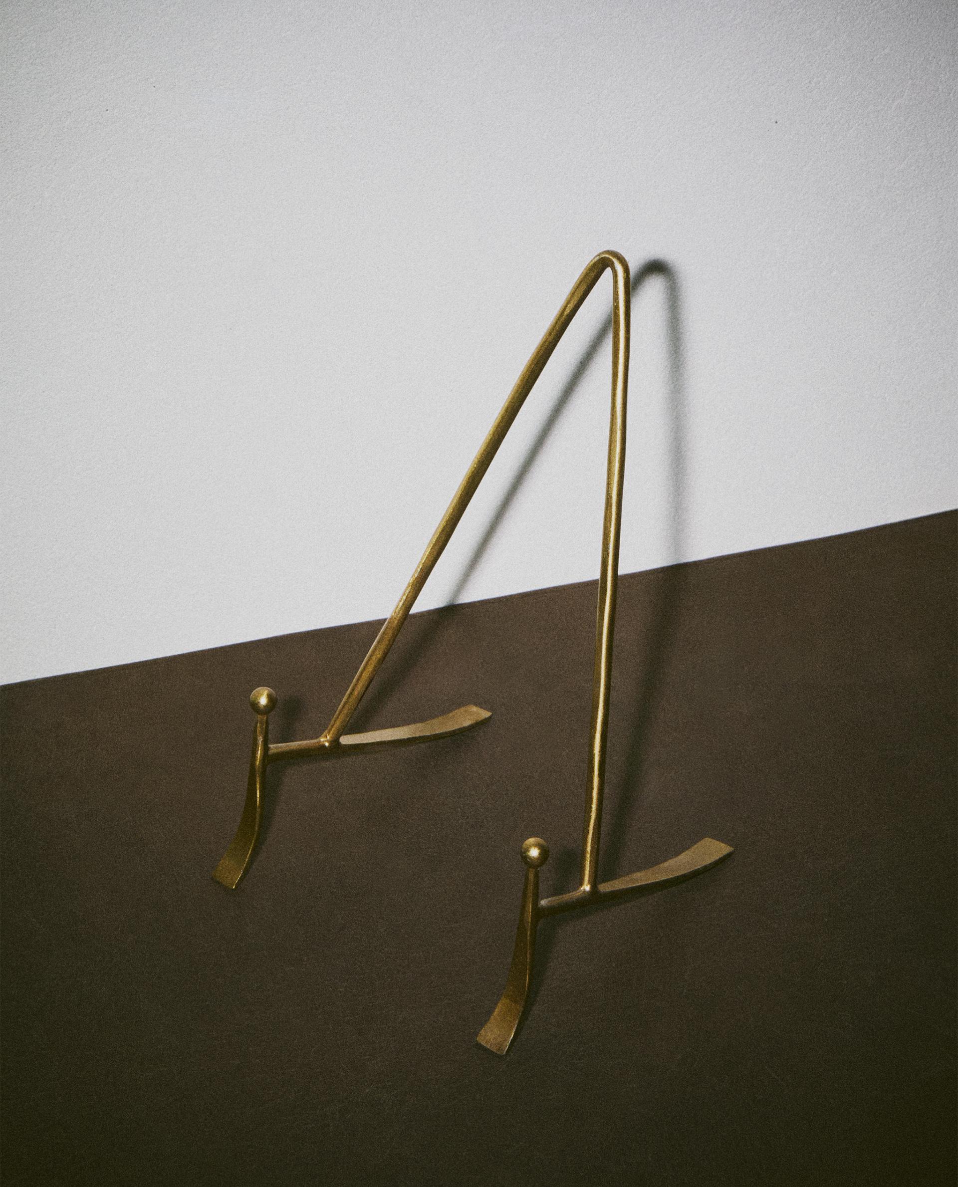 ゴールド メタル ディスプレイスタンド | Zara Home 日本/Japan