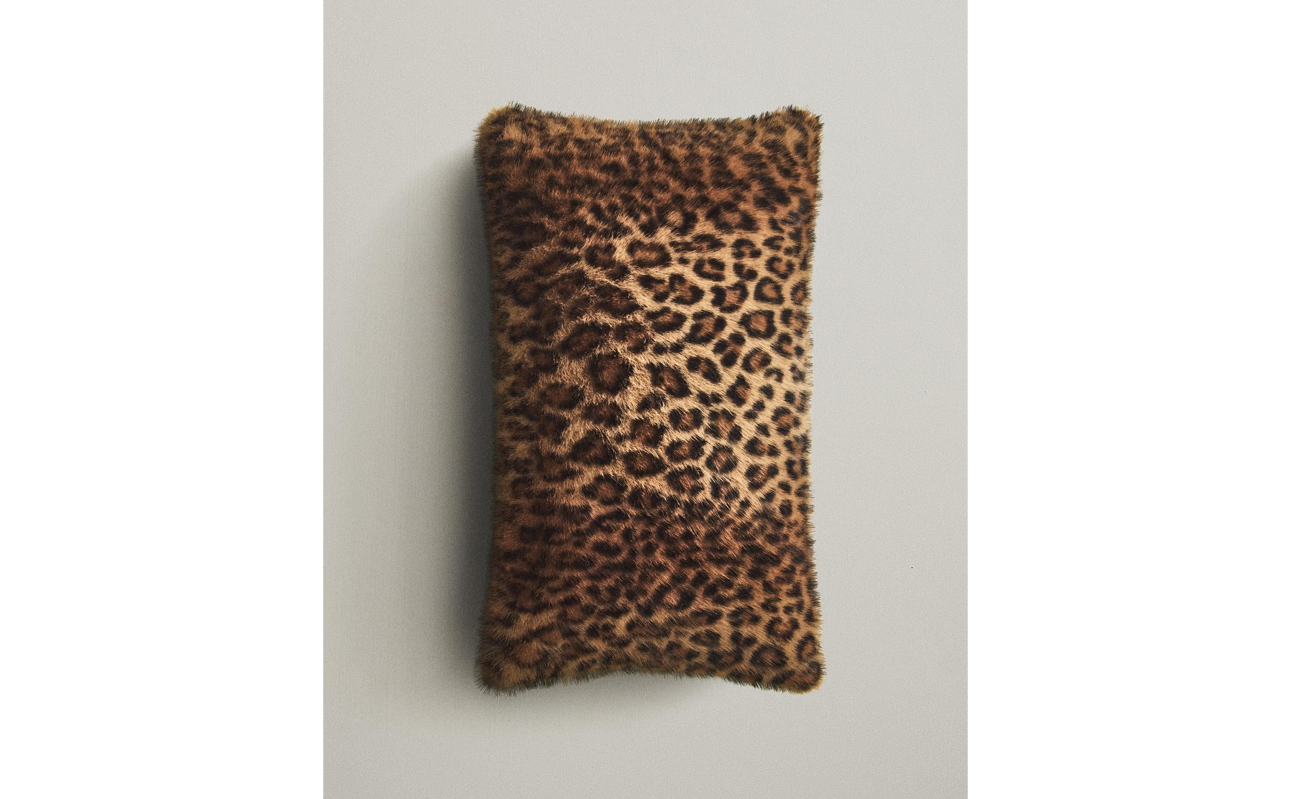 ZARAホーム クッションカバー アニマル タイガー ANIMAL PRINT CUSHION COVER | Zara Home Egypt
