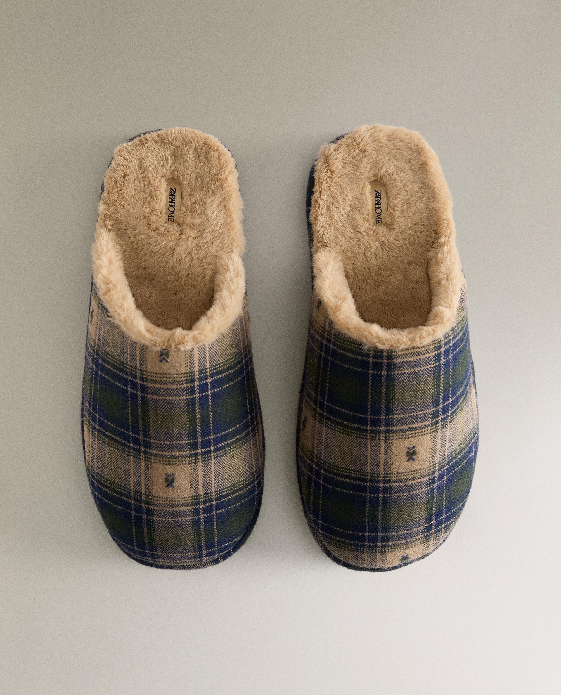 WARM CHECK SLIPPERS