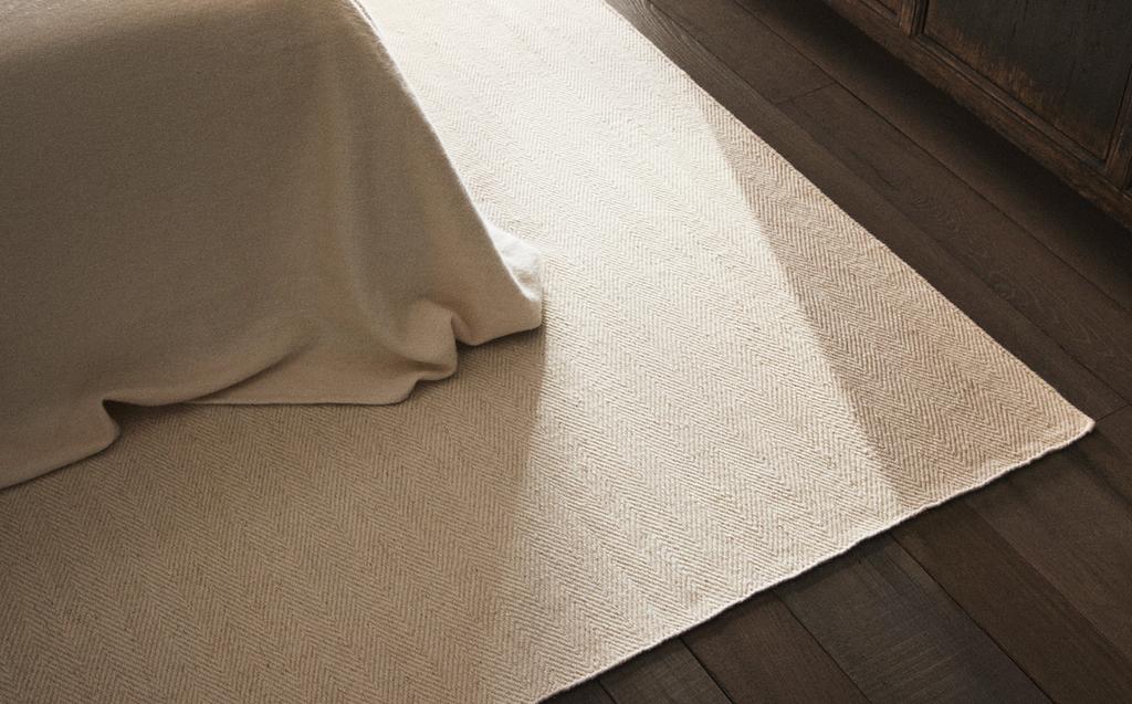 HERRINGBONE WOOL RUG