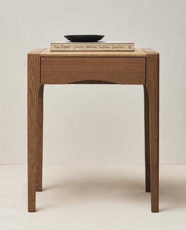 COMODINO ROVERE CON CASSETTO