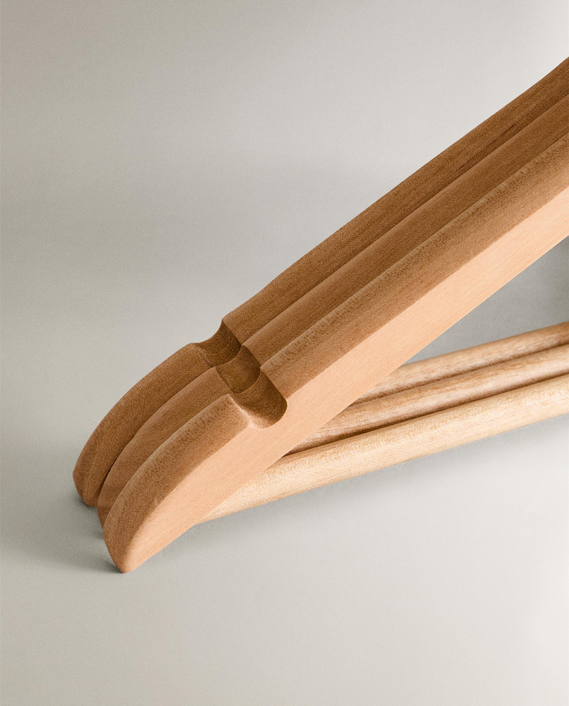 LACQUERED WOODEN HANGER (SET OF 3) product thumbnail 13
