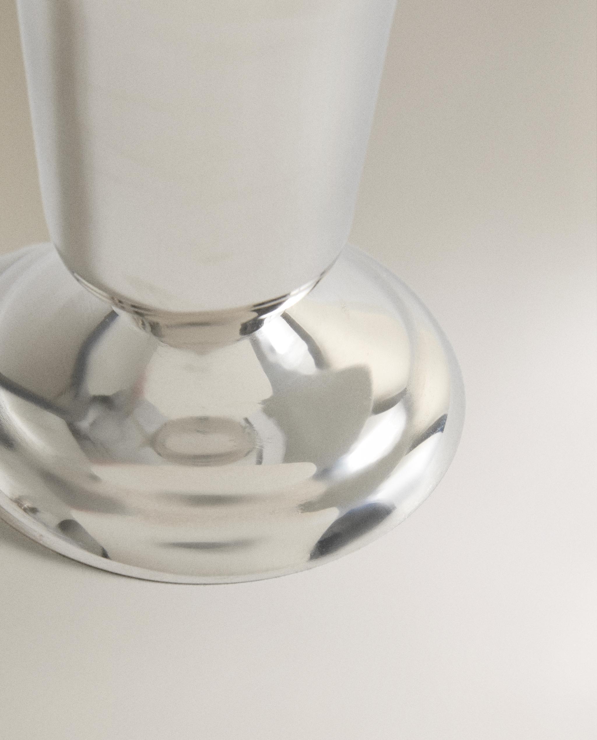 SHINY STEEL TEALIGHT HOLDER product thumbnail 3