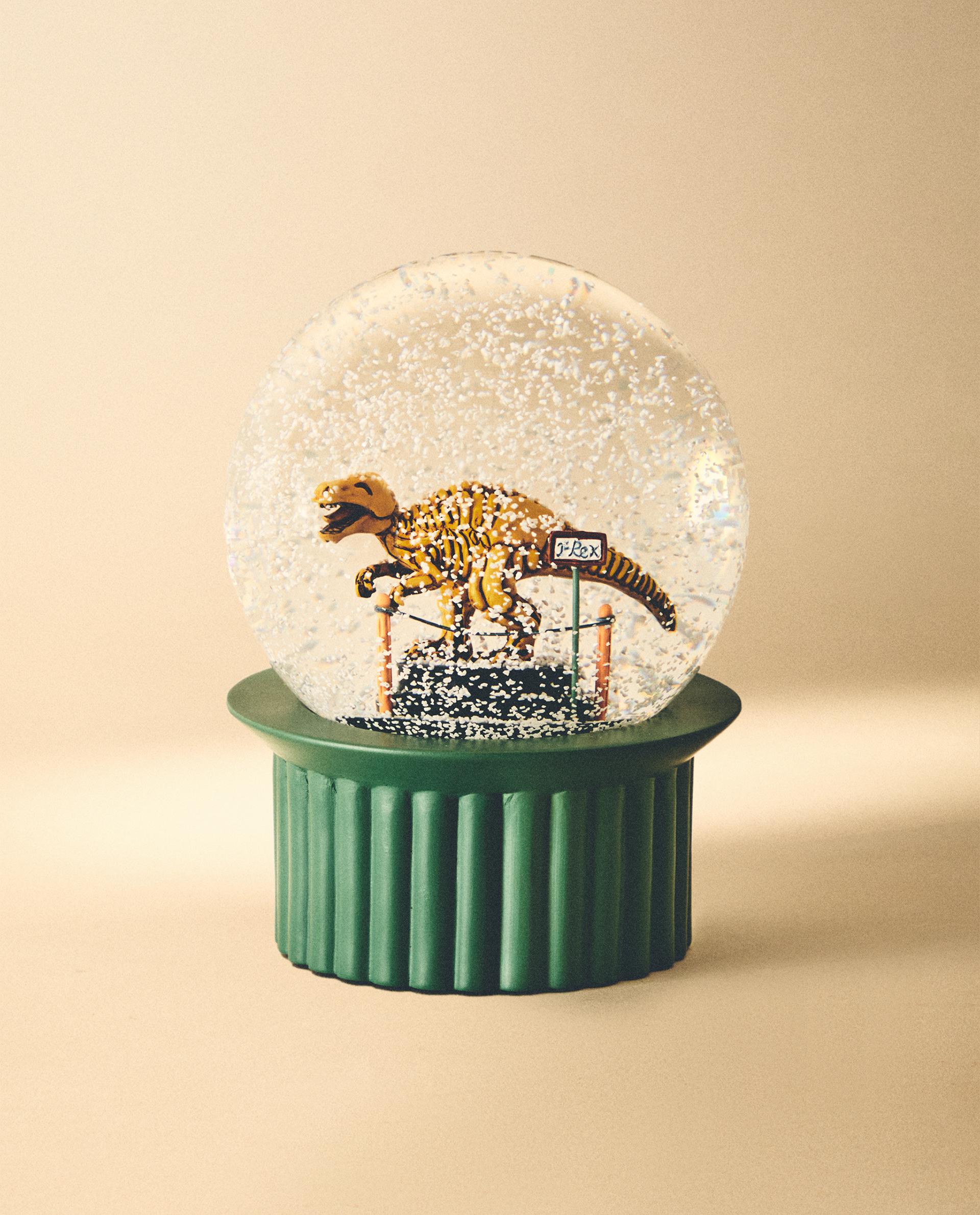 CHILDREN’S DINOSAUR SNOW GLOBE