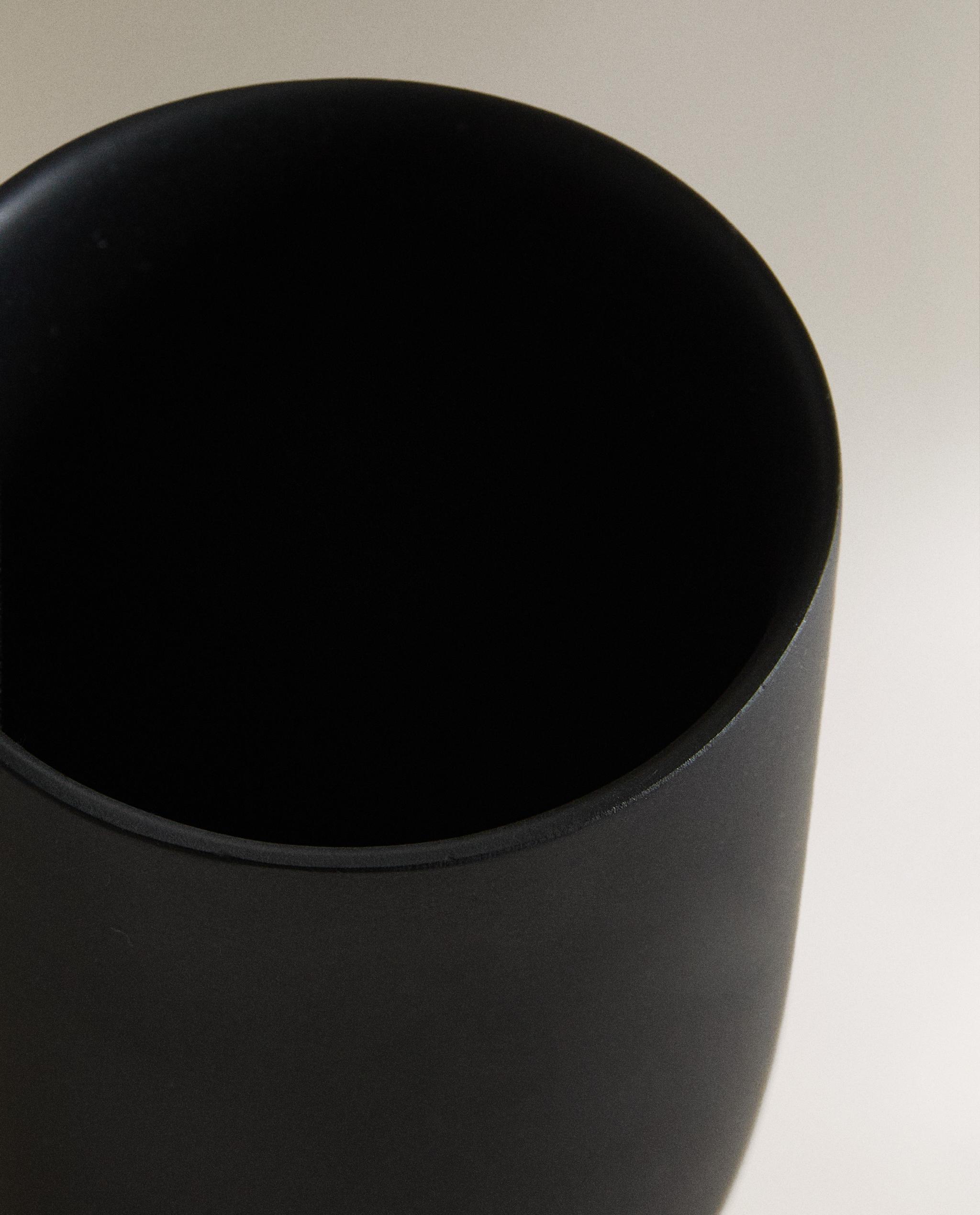 BLACK RESIN BATHROOM SET product thumbnail 18