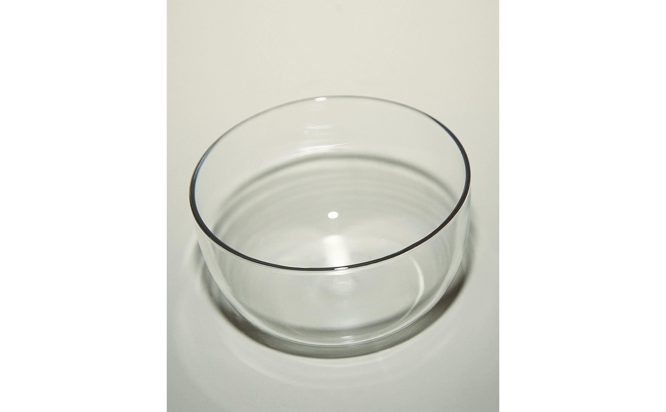 BOROSILICATE GLASS BOWL WITH SILVER RIM product thumbnail 7