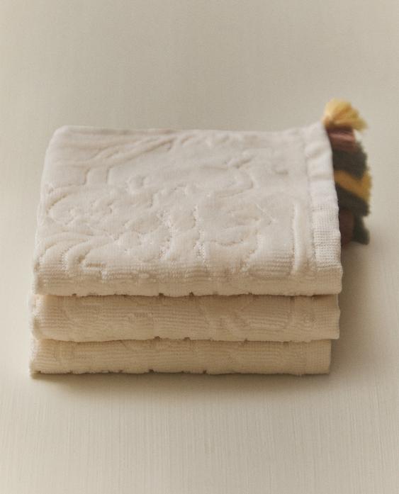 PACK OF HAND TOWELS WITH TASSELS (PACK OF 3) PACK OF HAND TOWELS WITH TASSELS (PACK OF 3)