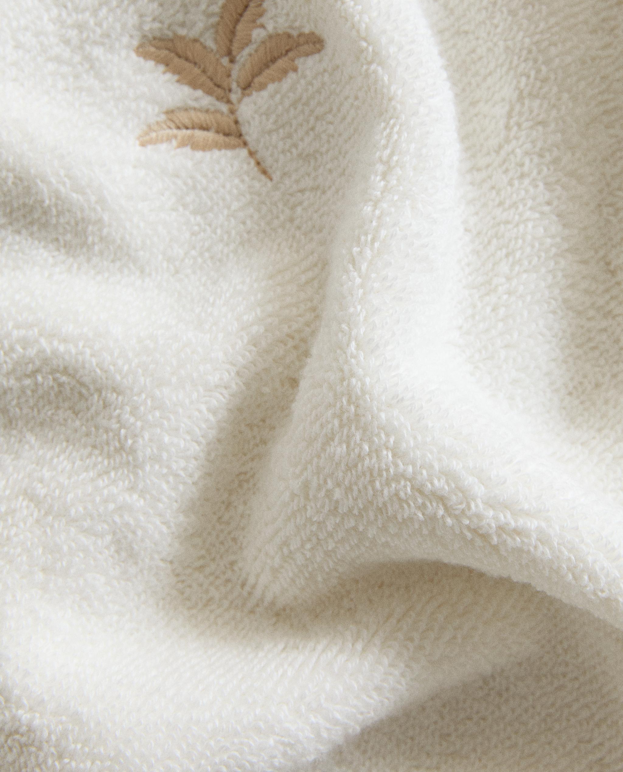 LEAF PRINT COTTON BATH TOWEL product thumbnail 7