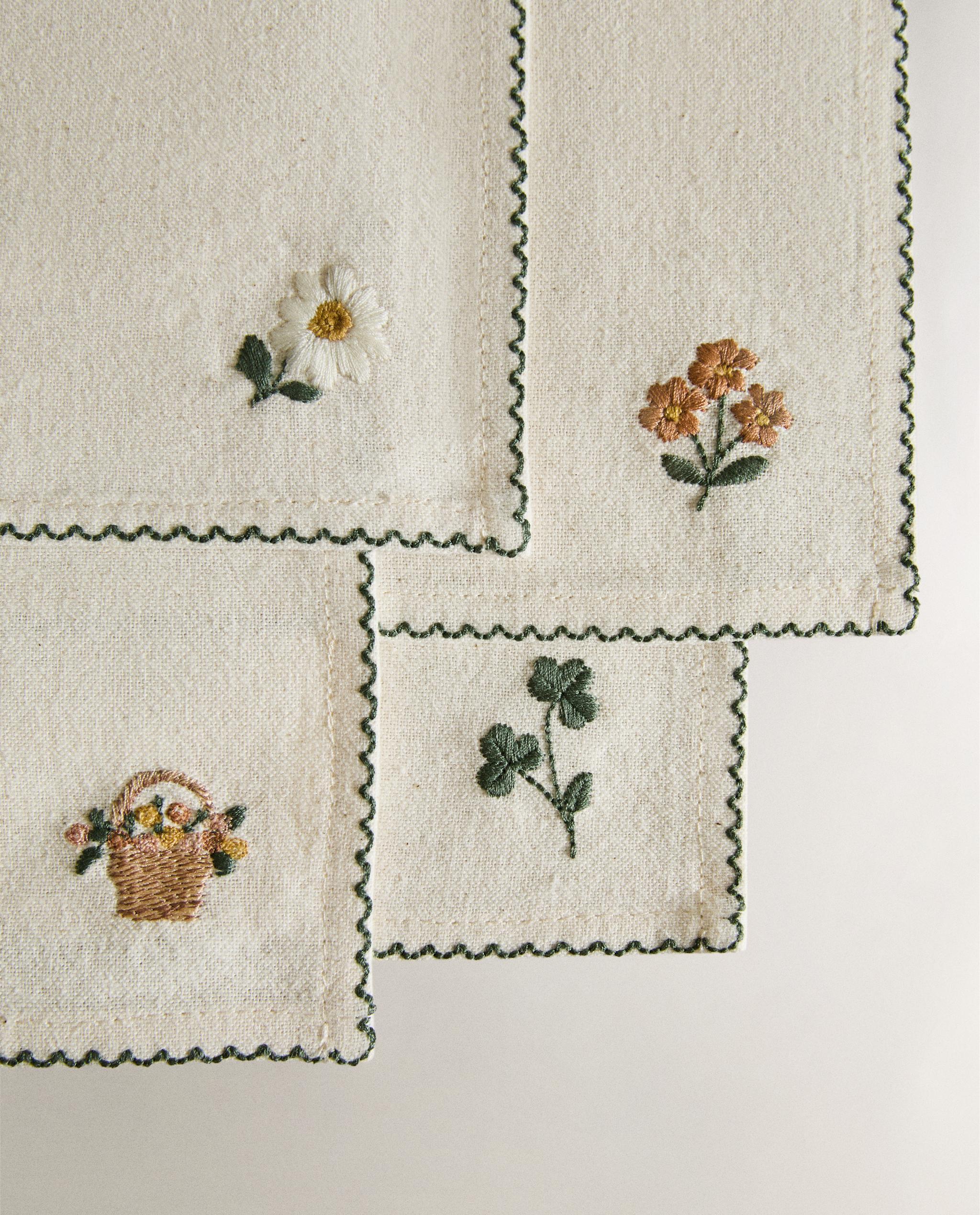 PACK OF EMBROIDERED FLORAL NAPKINS (PACK OF 4) product thumbnail 2