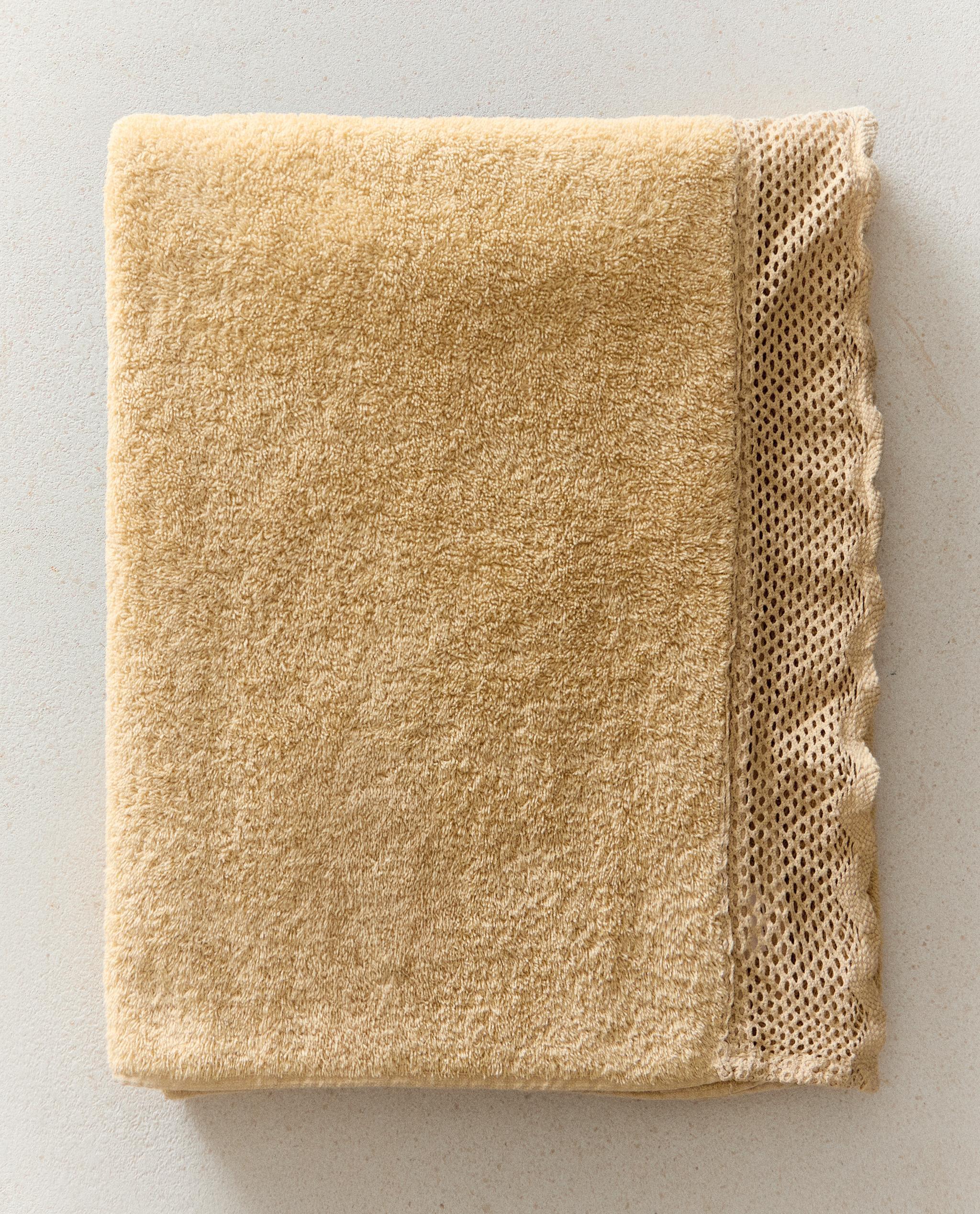 BATH TOWEL WITH LACE TRIM product thumbnail 8