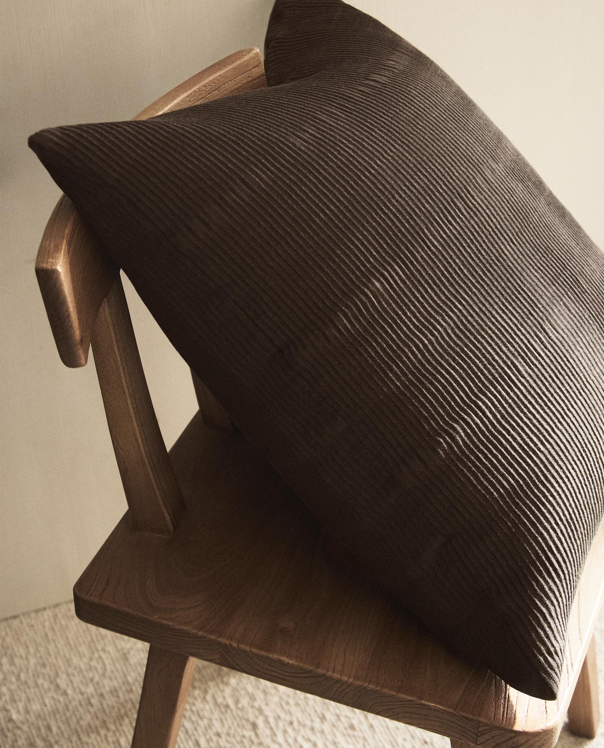 GATHERED QUILT CUSHION COVER product thumbnail 7