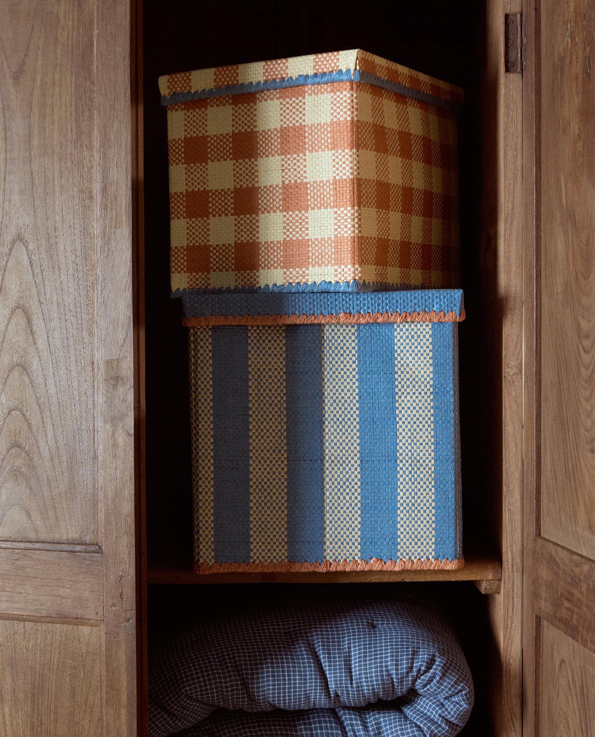 KIDS' COLLAPSIBLE CHECK BASKET KIDS' COLLAPSIBLE CHECK BASKET