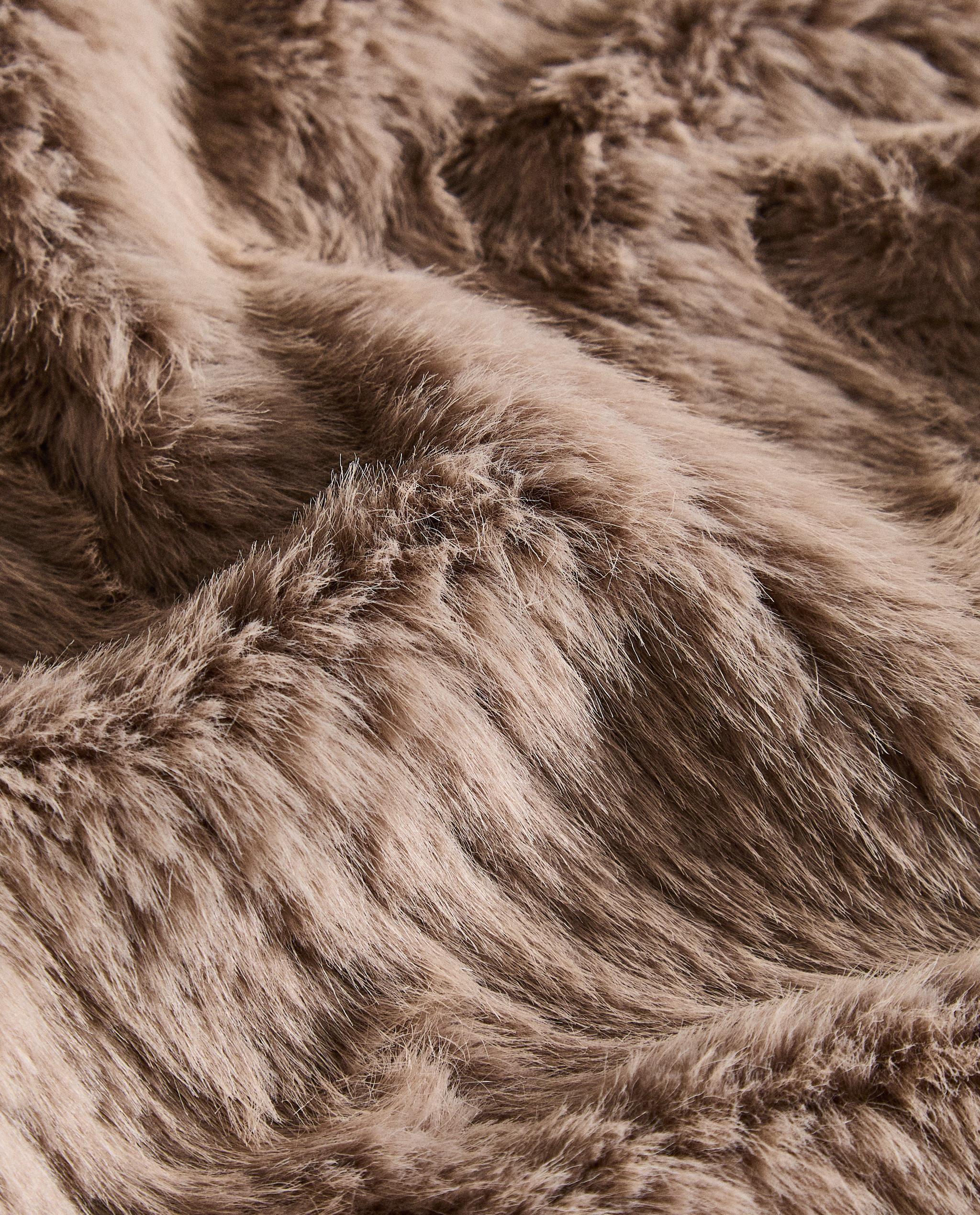 リバーシブル フェイクファー ブランケット | Zara Home 日本/Japan