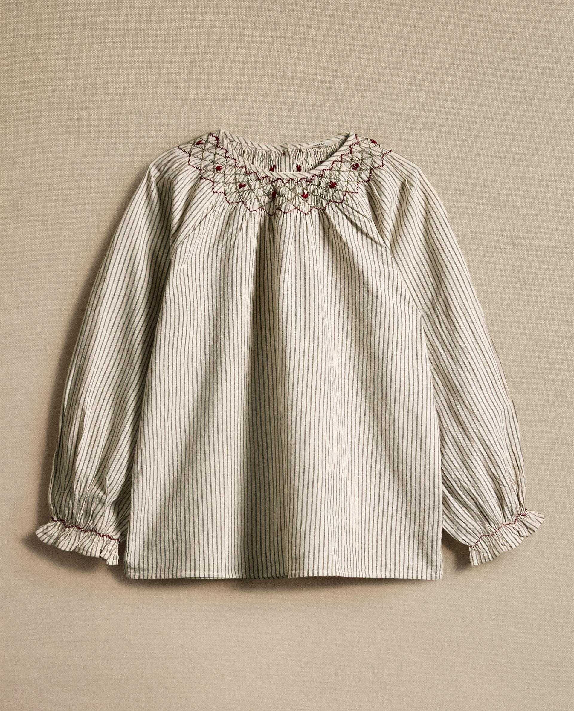 SET OF STRIPED CHRISTMAS PYJAMAS WITH GATHERING (SET OF 2) | Zara