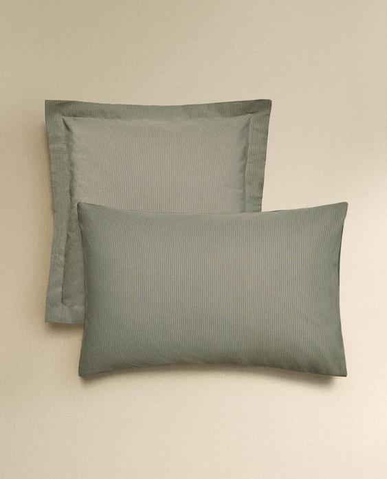 RANDIGT ÖRNGOTT I BOMULL RANDIGT ÖRNGOTT I BOMULL