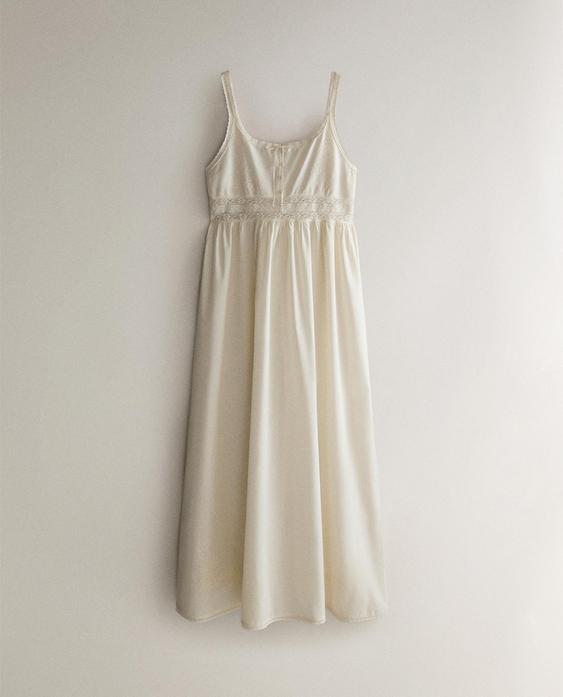 ثوب نوم بدانتيل