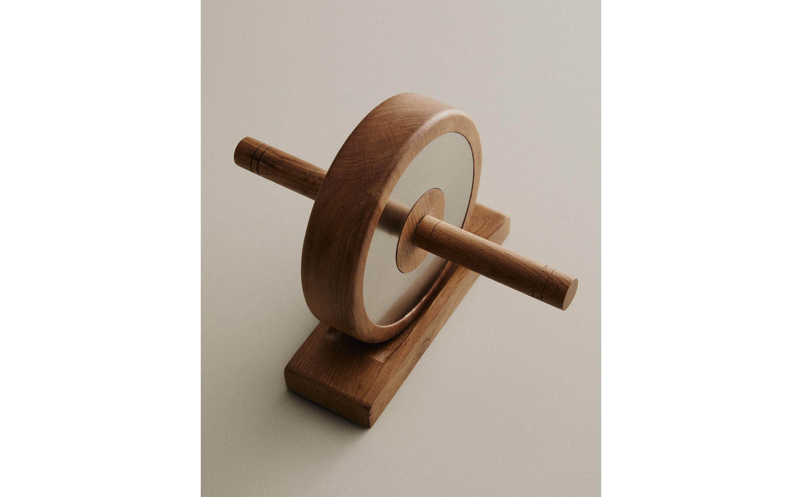 WOODEN TRAINING WHEEL AND BASE product thumbnail 2