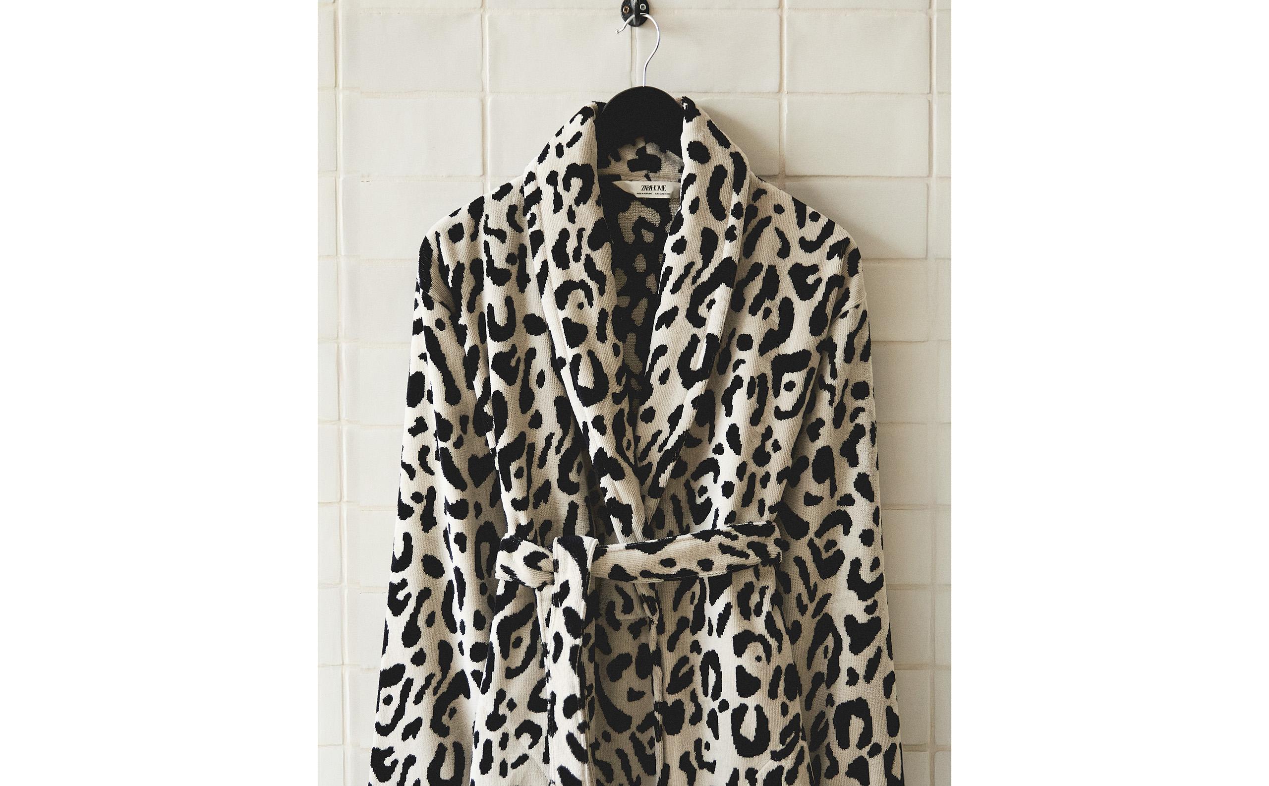 ANIMAL PRINT VELOUR DRESSING GOWN