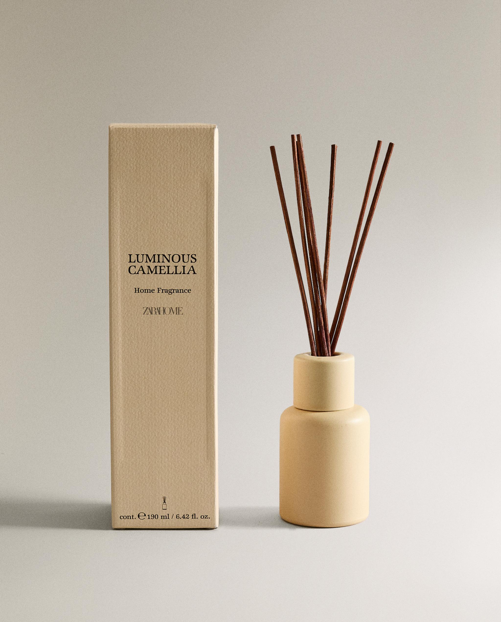 190 ML) DIFUSOR DE AMBIENTE COM VARETAS LUMINOUS CAMELLIA | Zara