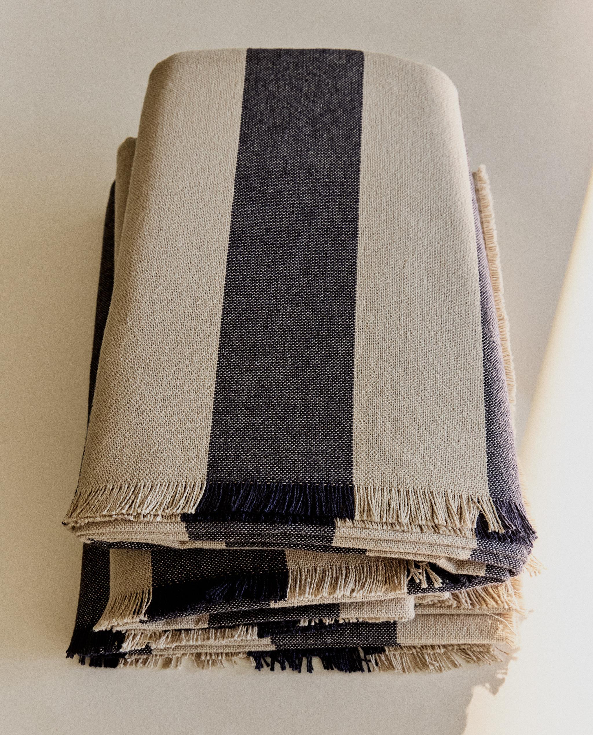 MULTI-PURPOSE STRIPED BLANKET product thumbnail 10