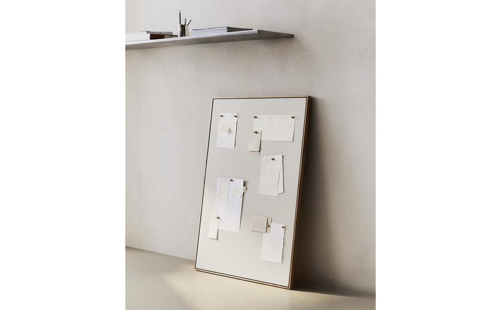 WOODEN MAGNETIC BOARD