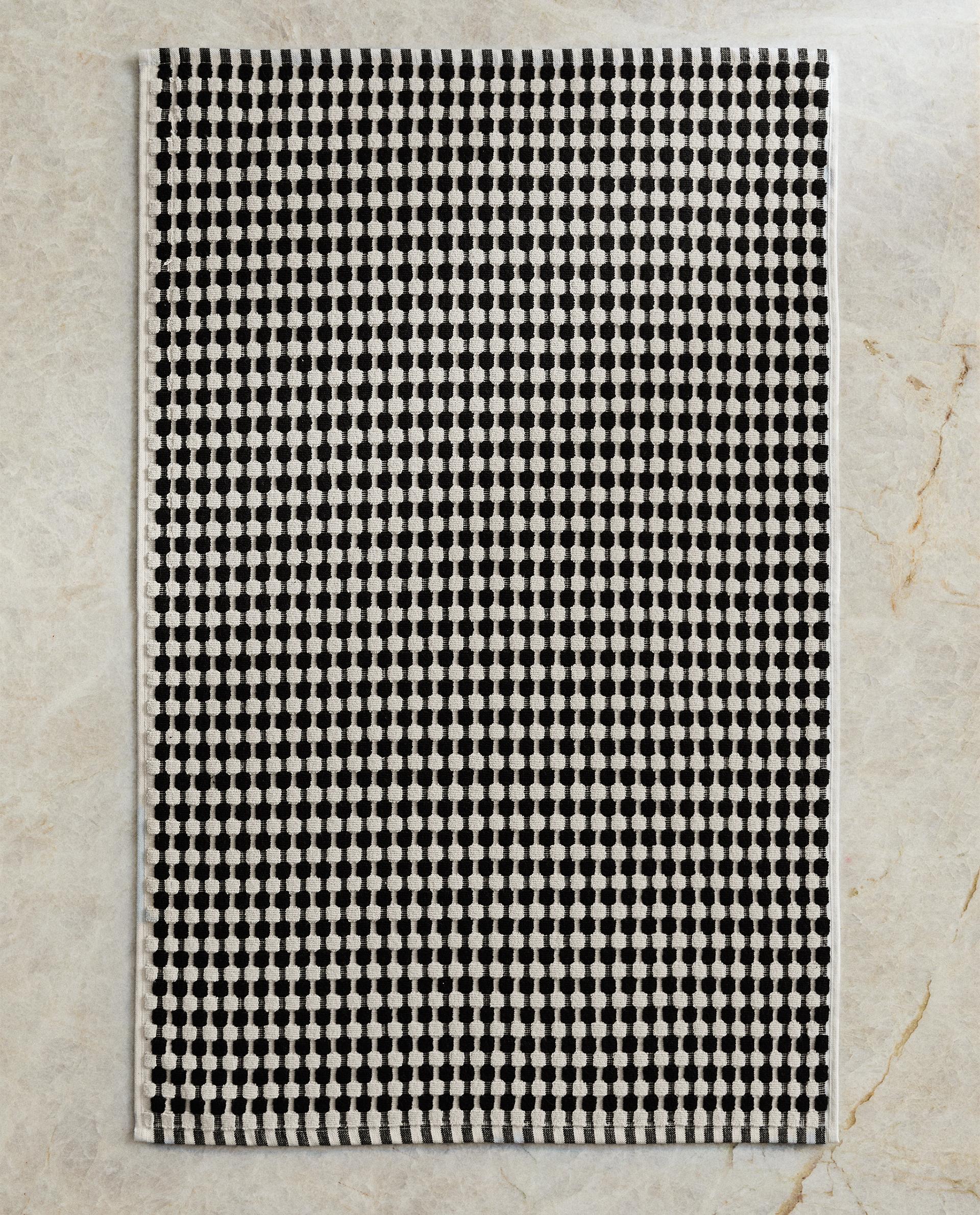 TEXTURED WAFFLE BATH MAT | Zara Home United States of America