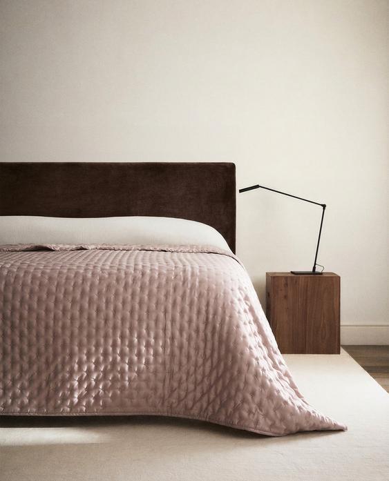 لحاف سادة بعُقد لحاف سادة بعُقد