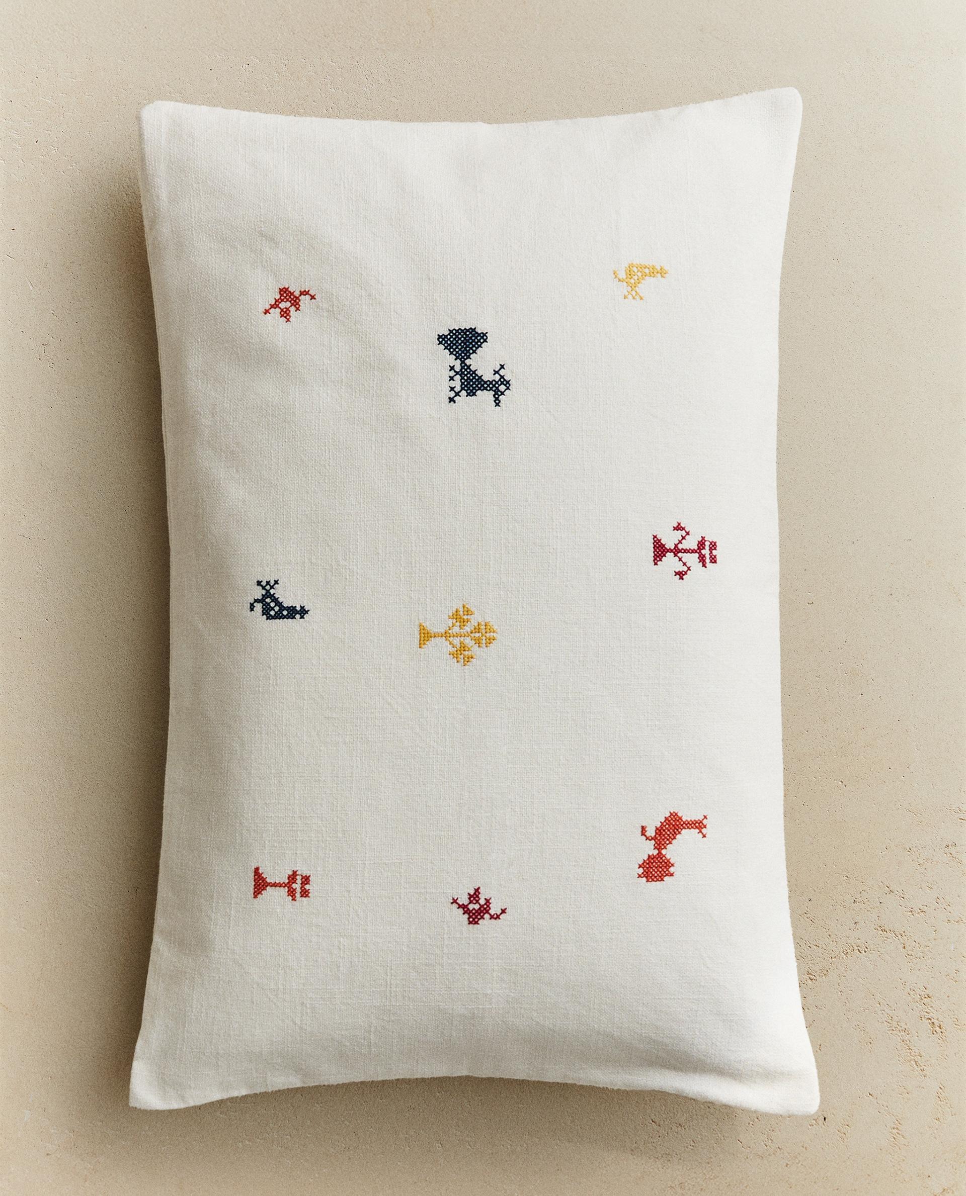 ミニ刺繍 クッションカバー | Zara Home 日本/Japan
