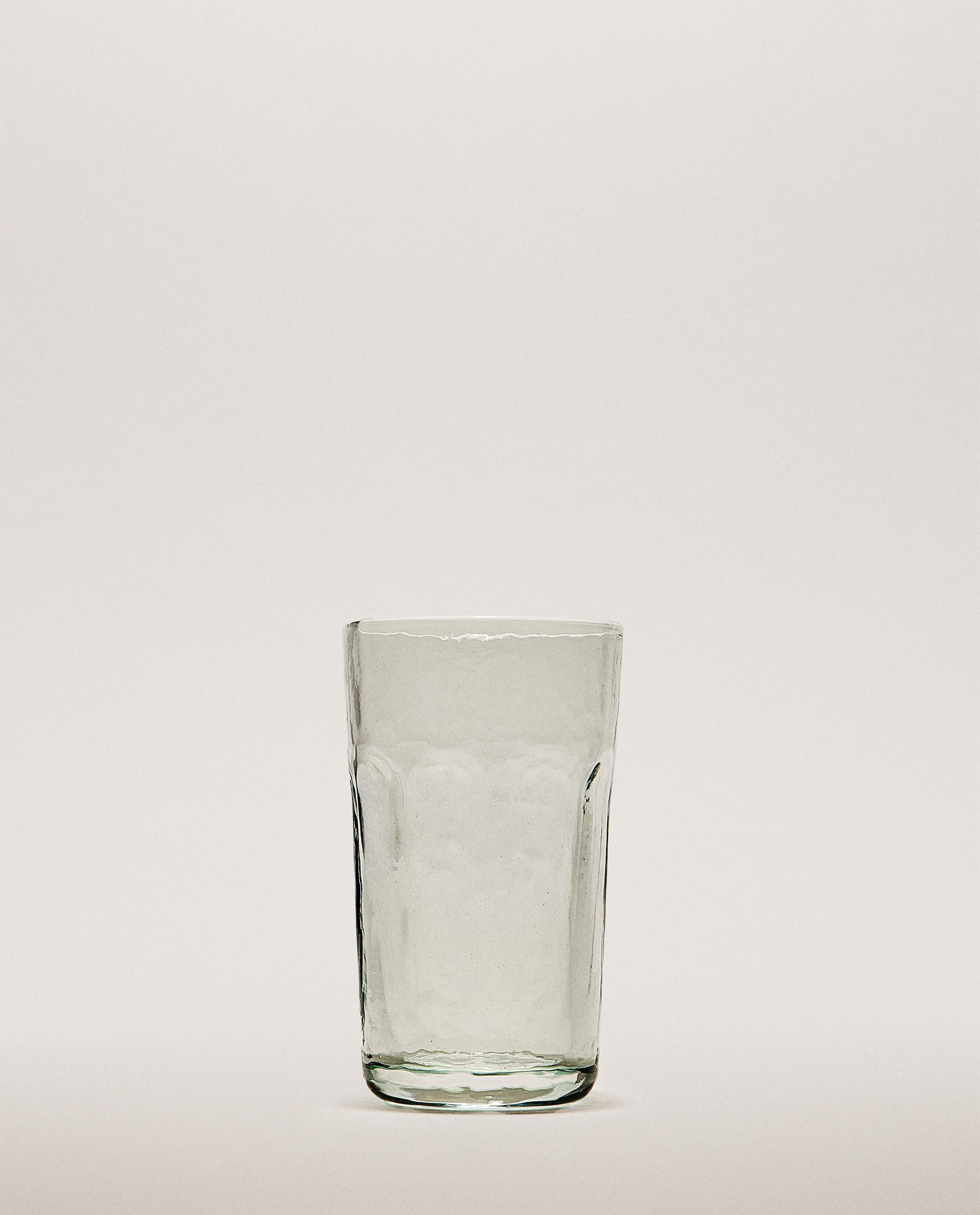 POHÁREK Z TEPANÉHO SKLA S RELIÉFNÍM VZOREM POHÁREK Z TEPANÉHO SKLA S RELIÉFNÍM VZOREM