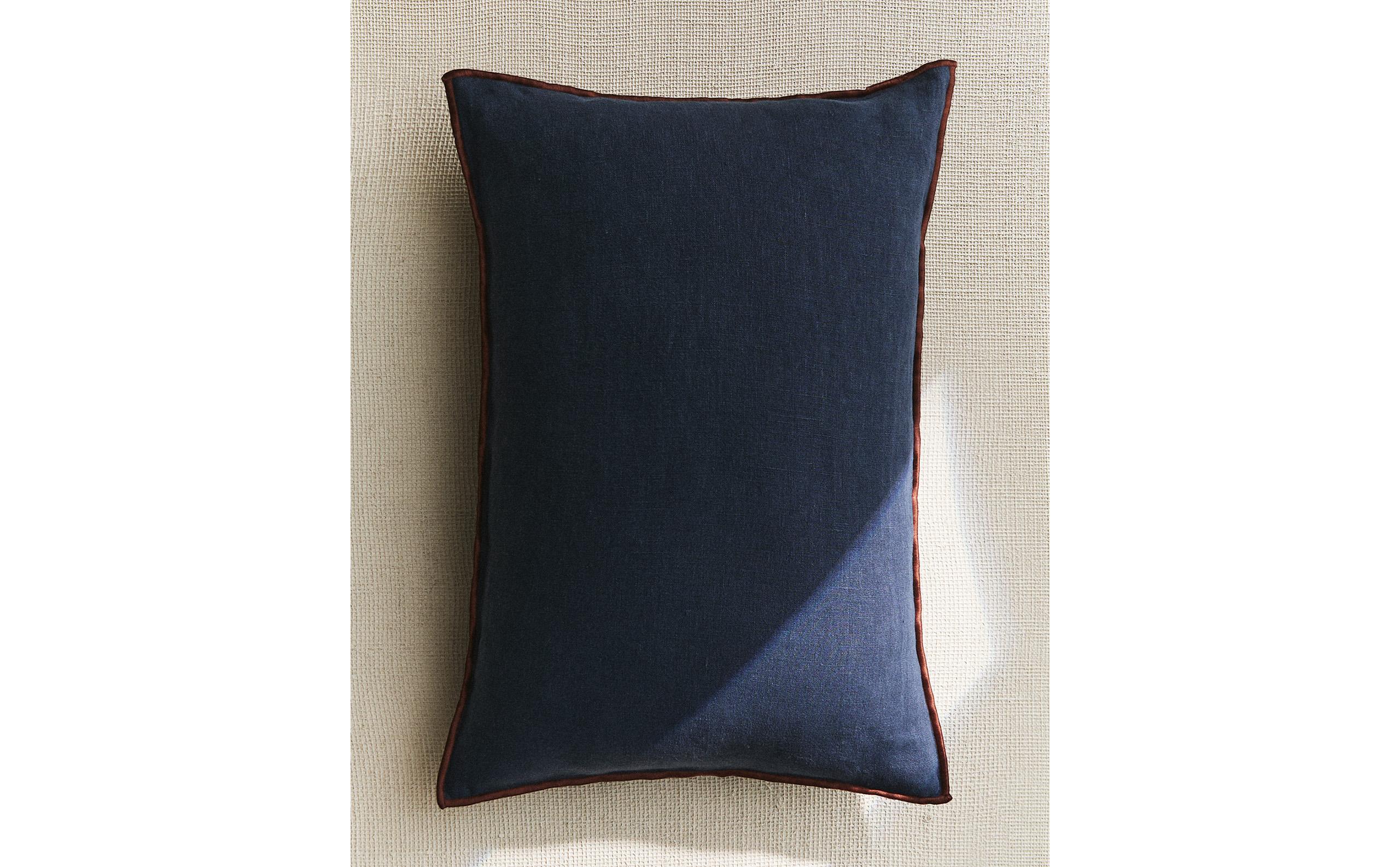 オーバーロック クッションカバー | Zara Home 日本/Japan