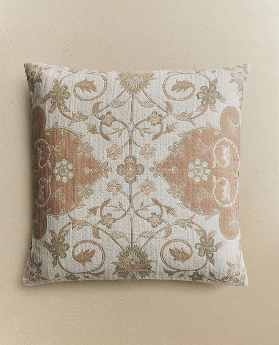 غلاف وسادة جاكار غلاف وسادة جاكار