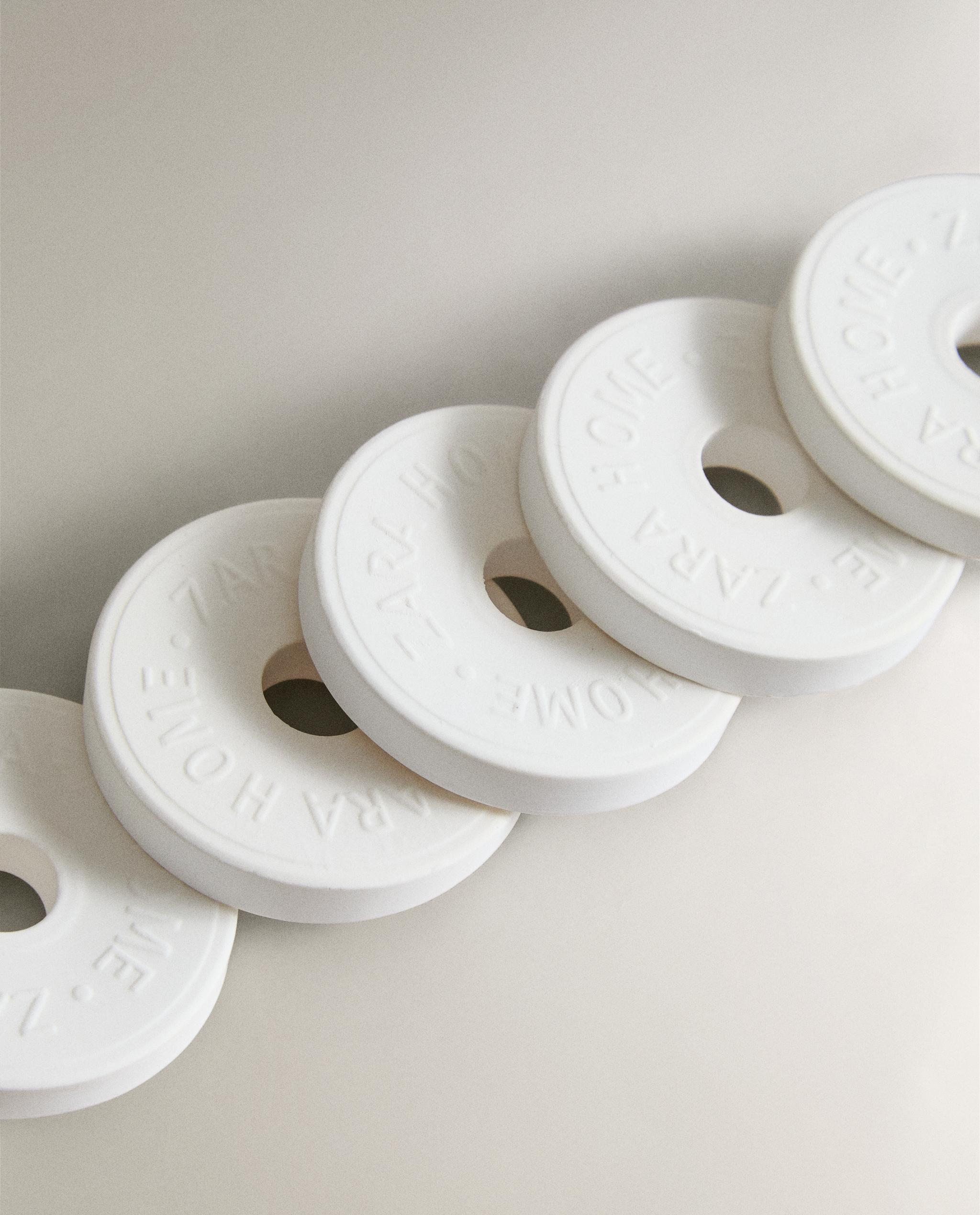 WHITE POWDERY SCENTED CERAMIC PACK (PACK OF 6) product thumbnail 6