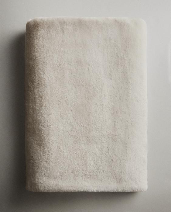 FAUX FUR THROW
