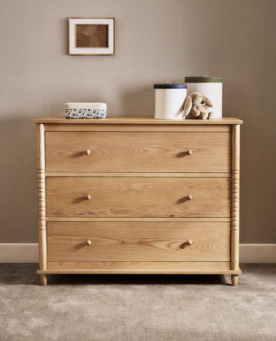 WOODEN CHEST OF DRAWERS