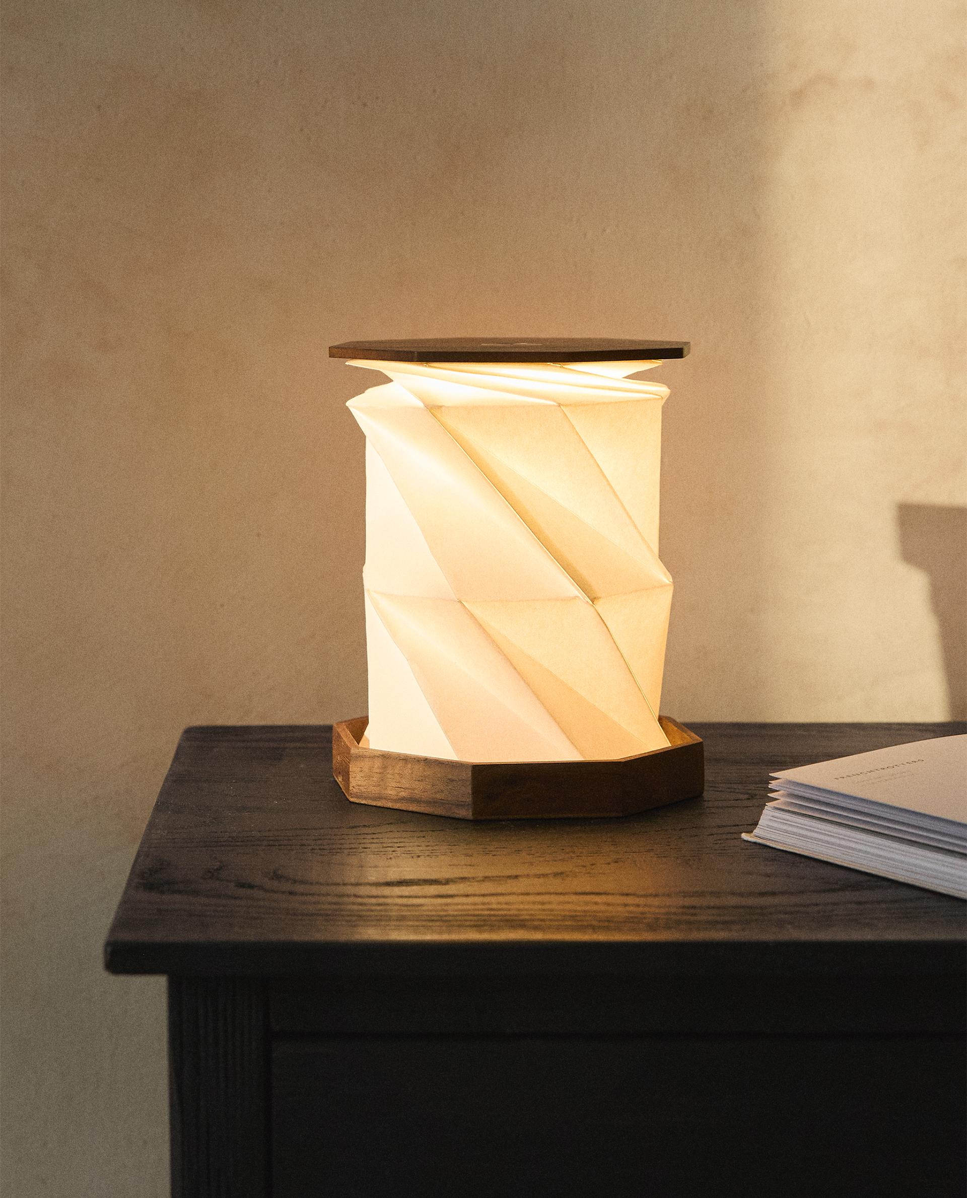 Sklopiva Papirnata Stolna Lampa - Zara Home