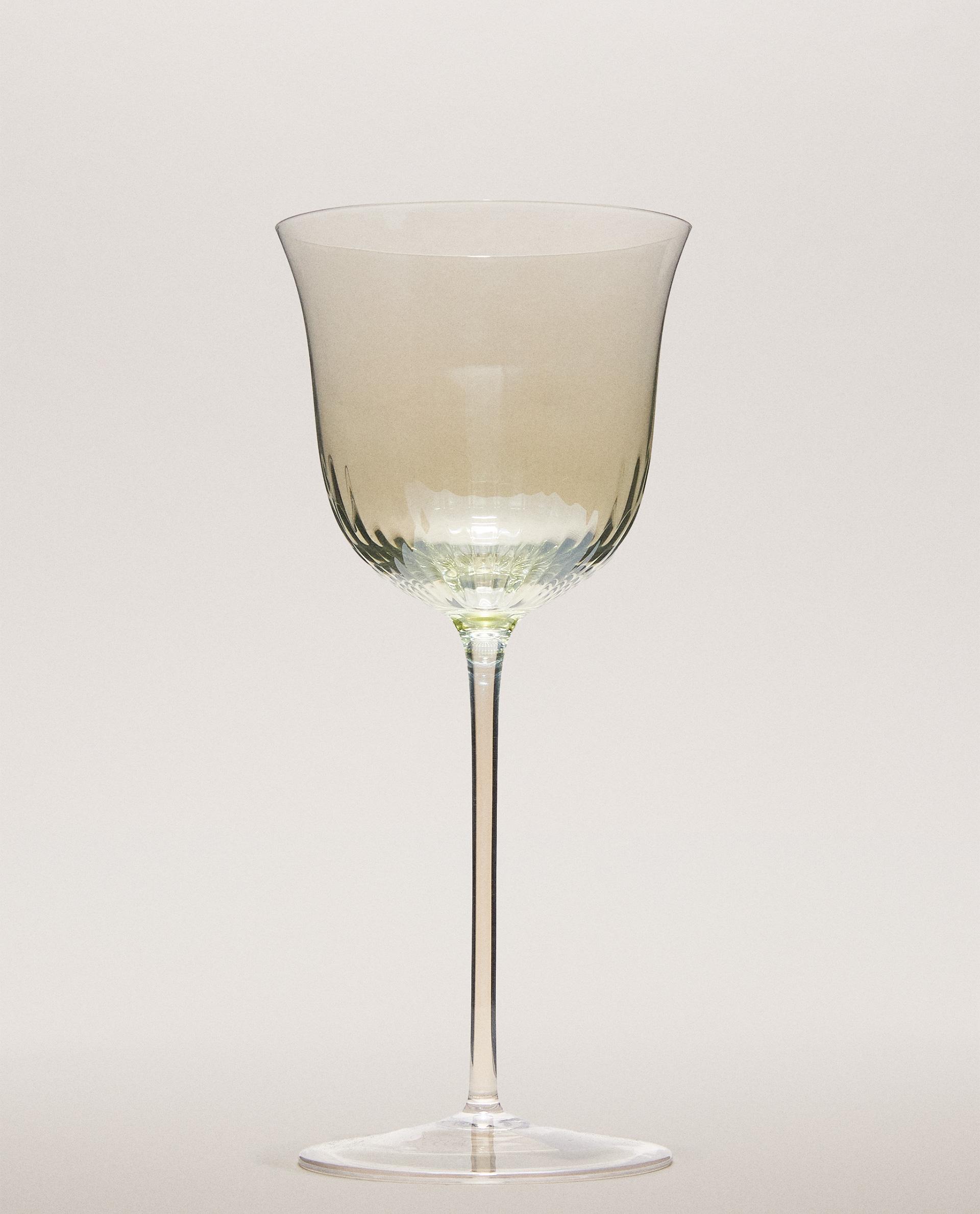 TRANSPARENT WINE GLASS TRANSPARENT WINE GLASS