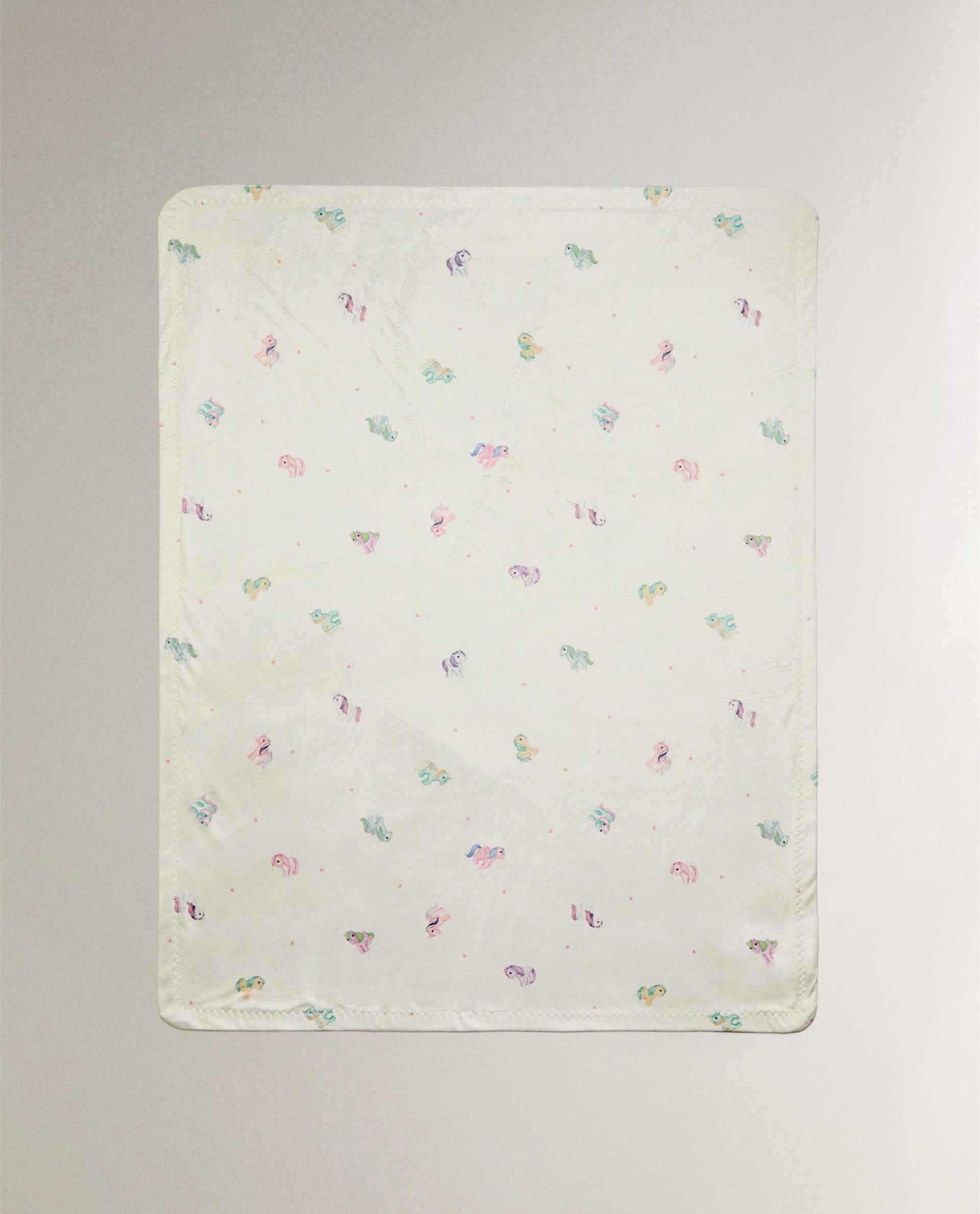 بطانية رضّع من صوف فيليس بطبعة MY LITTLE PONY© بطانية رضّع من صوف فيليس بطبعة MY LITTLE PONY©