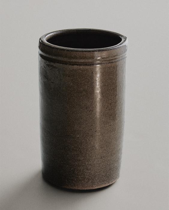 แจกันทรงกระบอกต่ำ