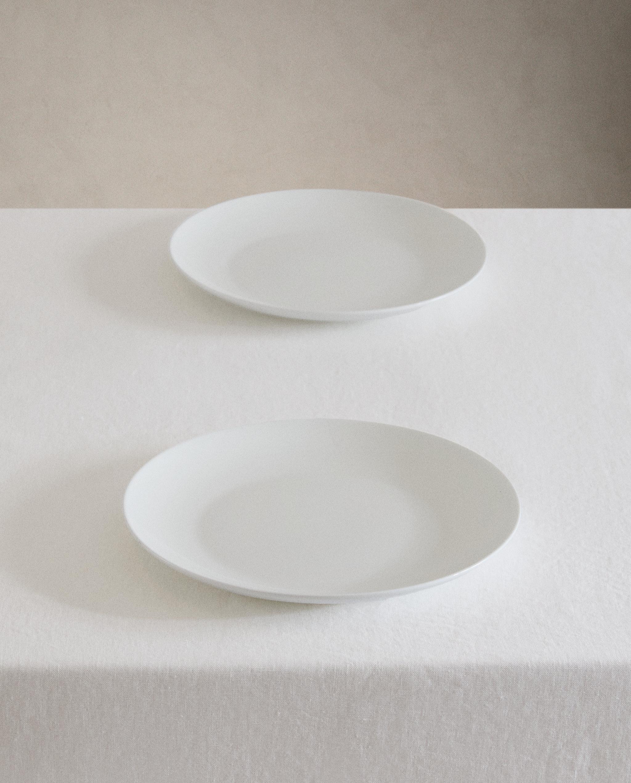 GEOMETRIC EMBROIDERED LINEN TABLECLOTH product thumbnail 2