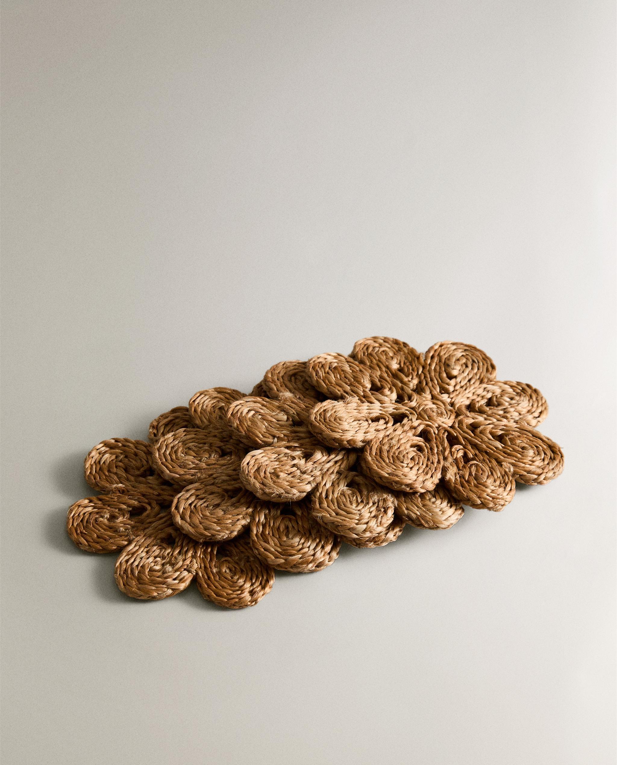 PACK OF RAFFIA COASTERS (PACK OF 4) product thumbnail 3