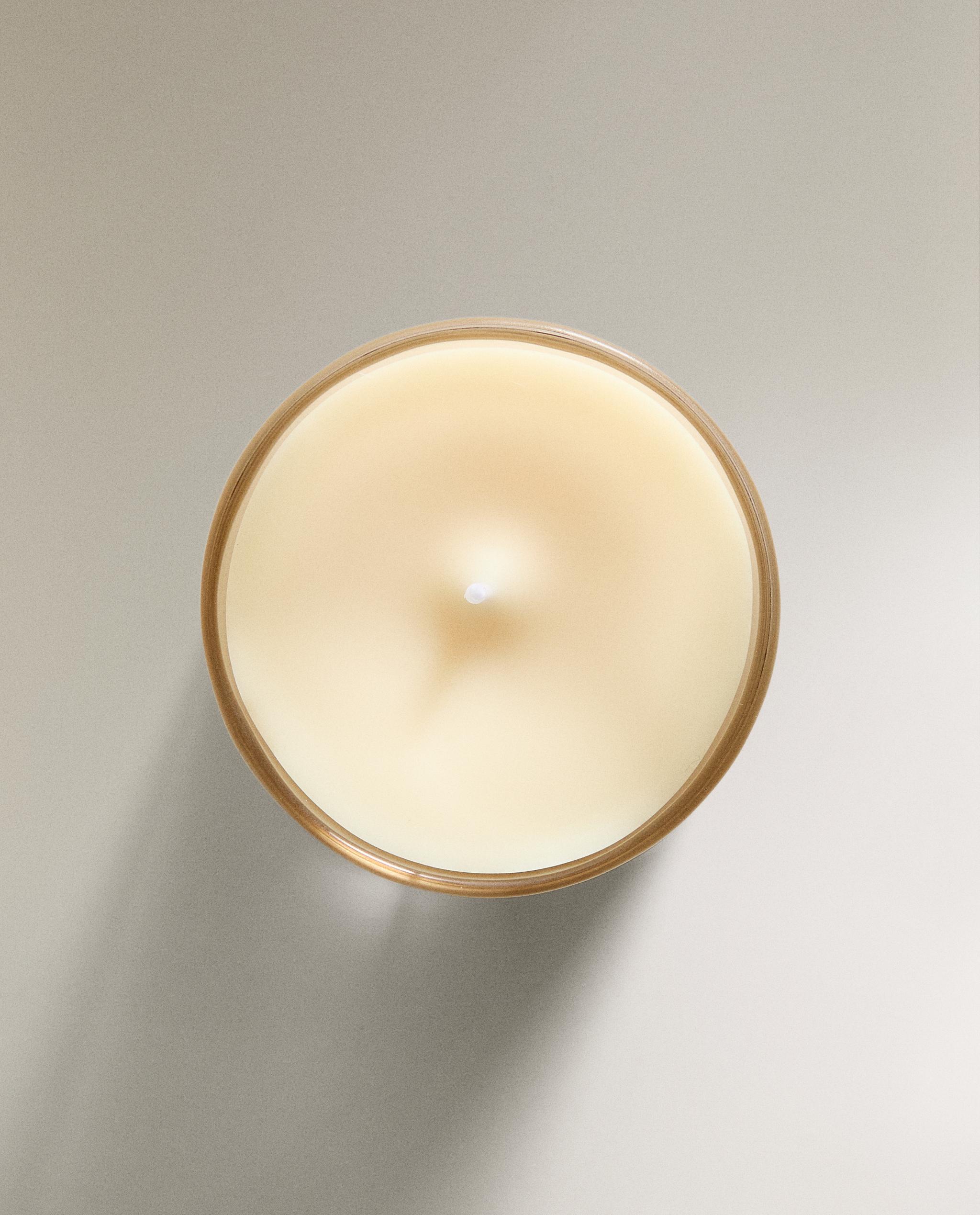 (180 G) CLEAN BLOSSOM SCENTED CANDLE product thumbnail 4