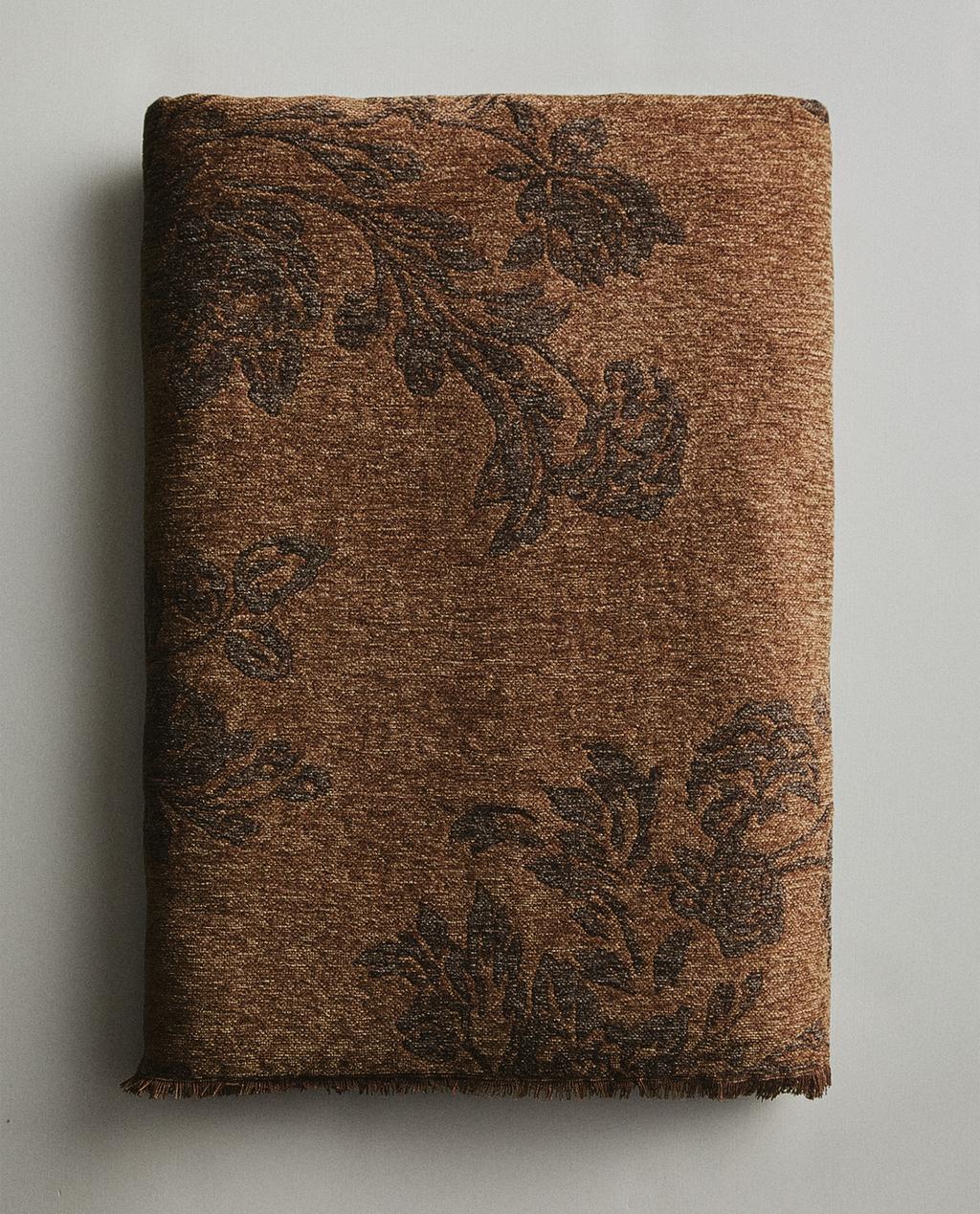 COUVERTURE CHENILLE JACQUARD
