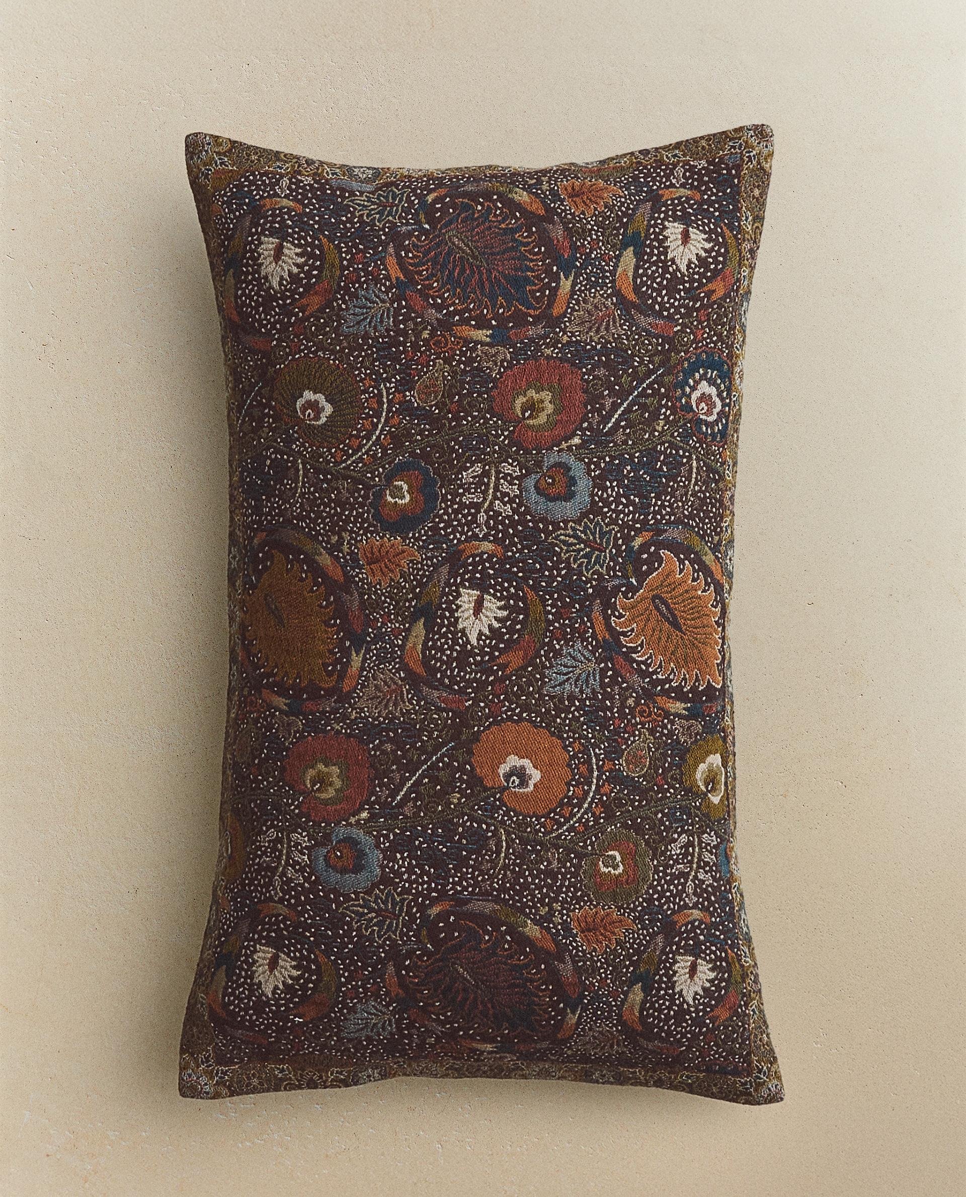 ジャカードフローラル クッションカバー | Zara Home 日本/Japan