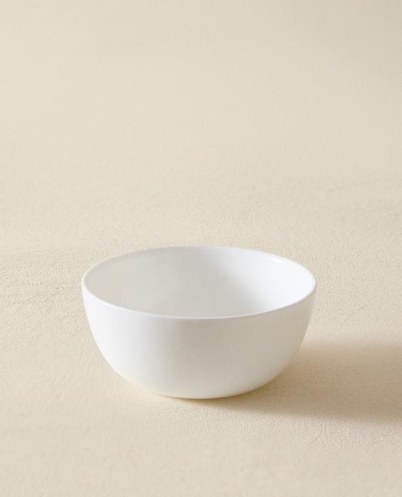 وعاء زجاج أبيض