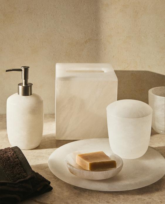 ALABASTER BATHROOM SET