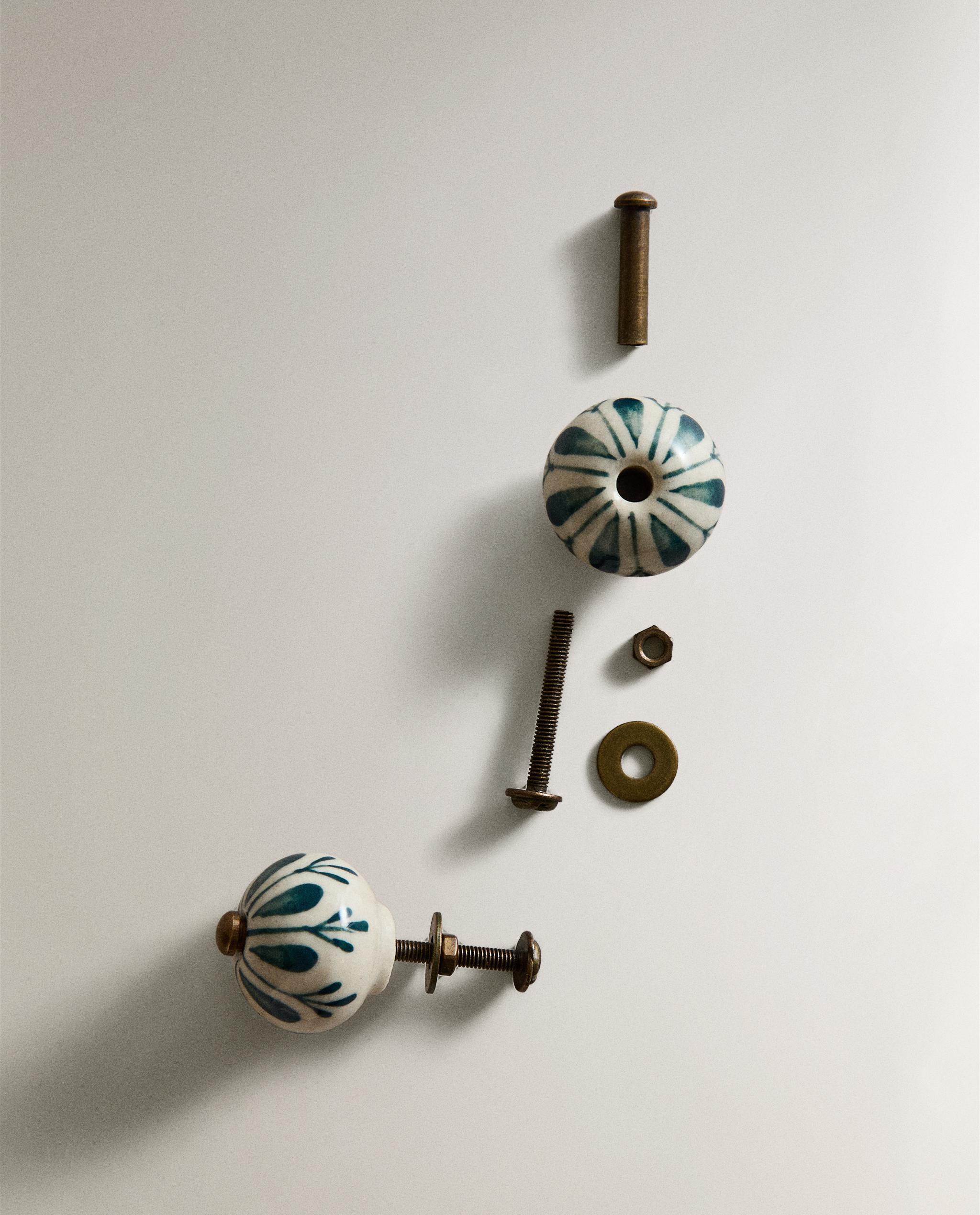 PACK OF CERAMIC FLOWER DOOR KNOBS (PACK OF 2) product thumbnail 3